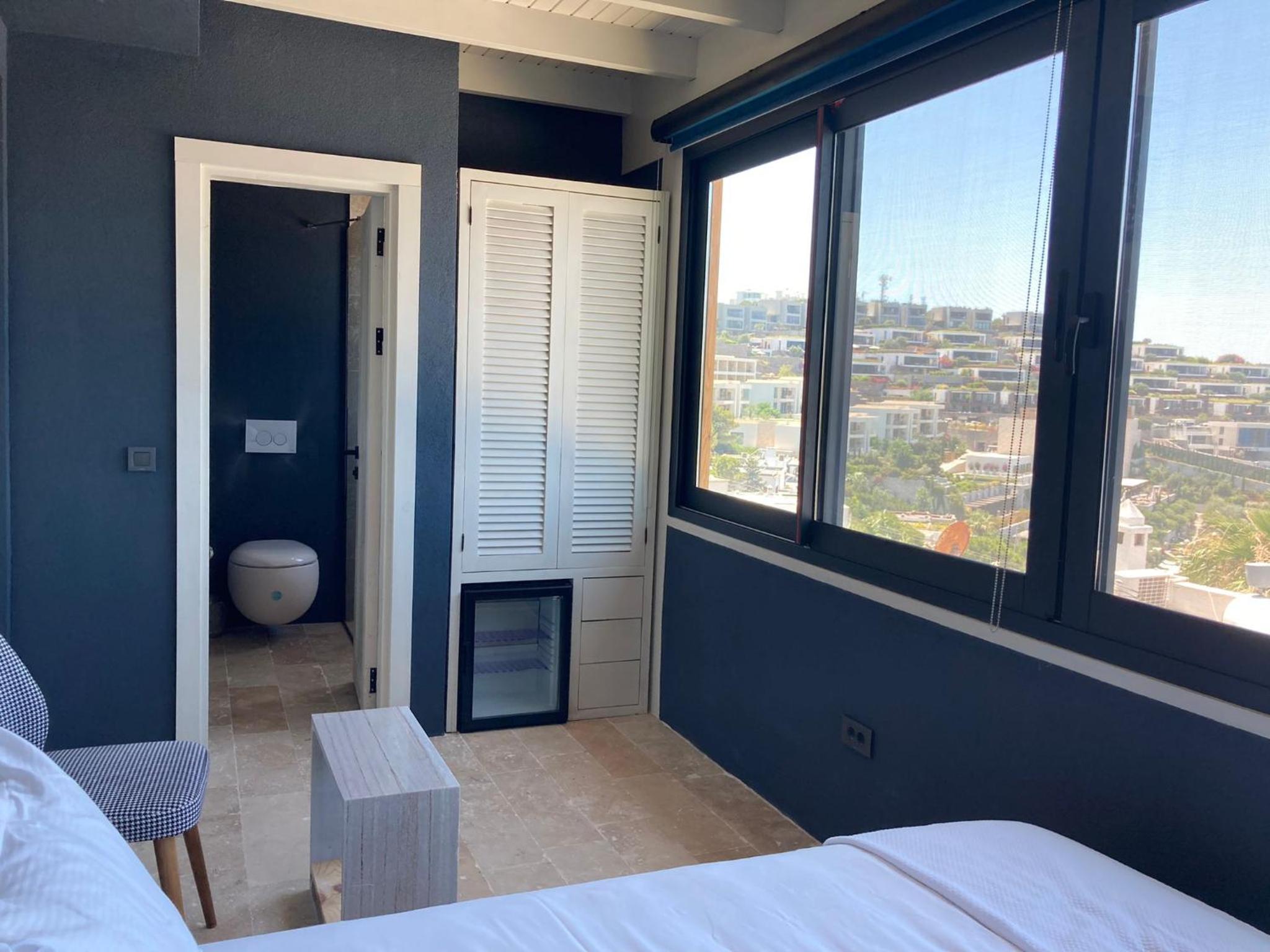 Deluxe Double Room with Sea View - Photo 4