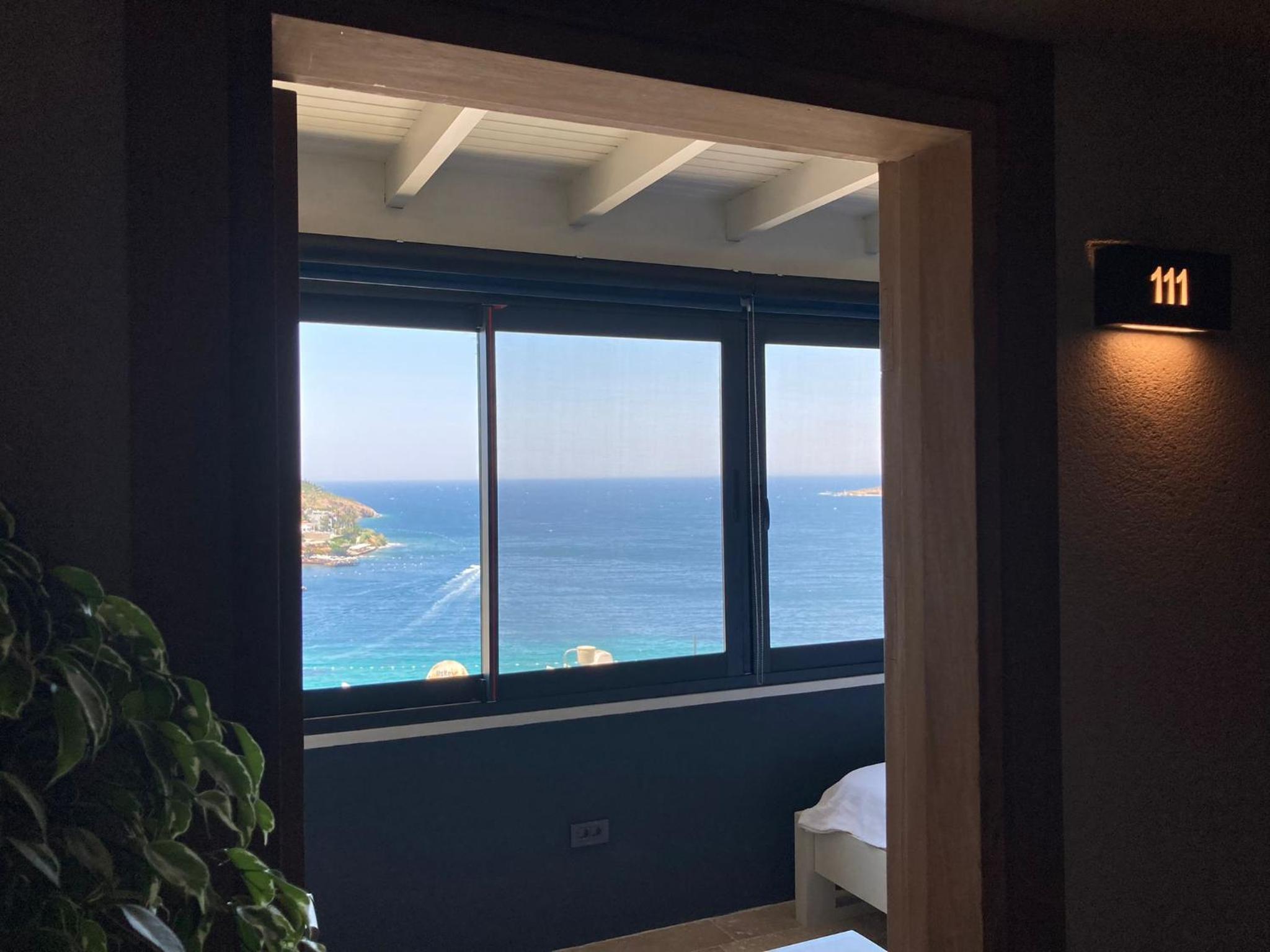 Deluxe Double Room with Sea View - Photo 2