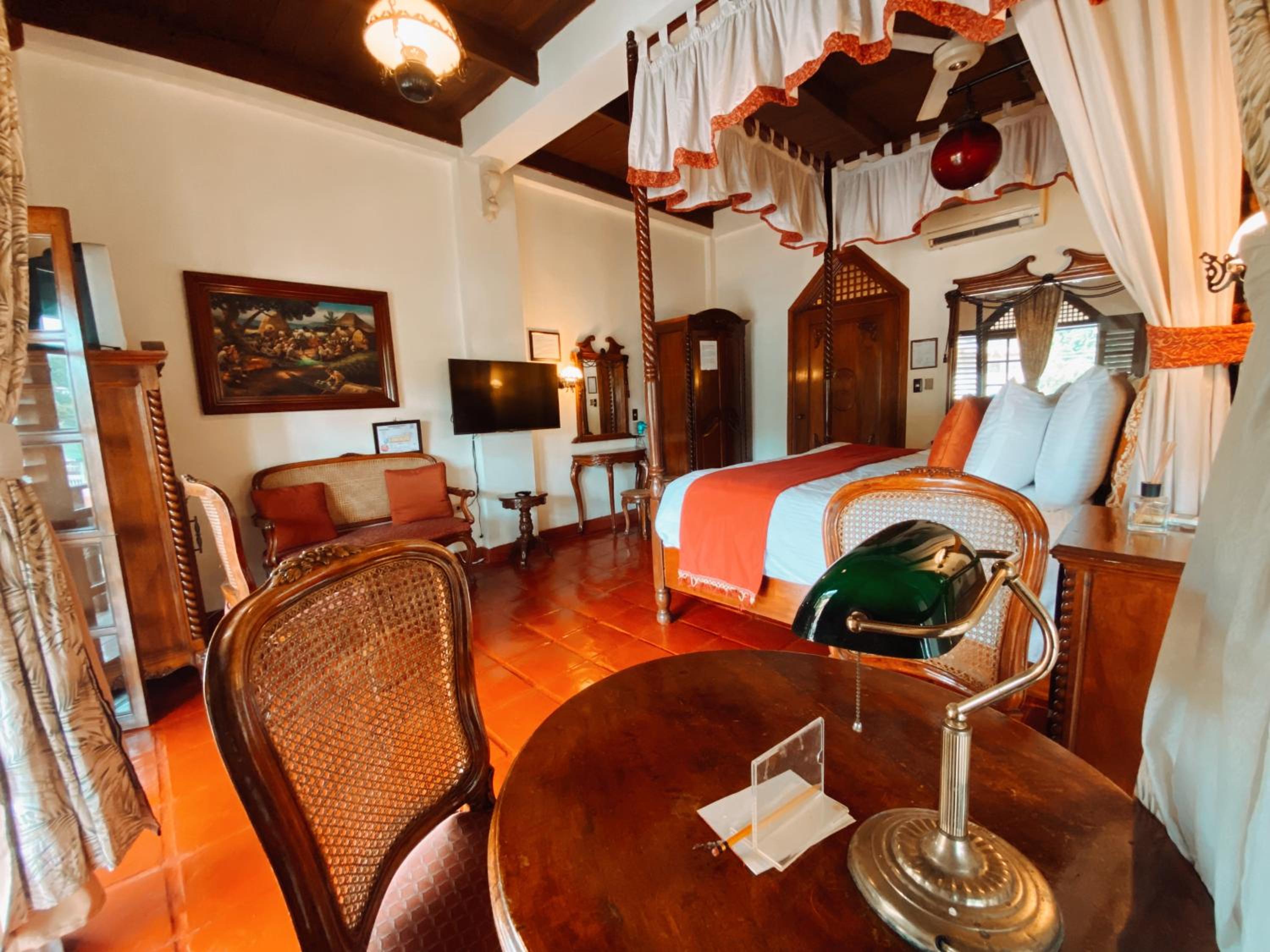 Suite - Photo 2