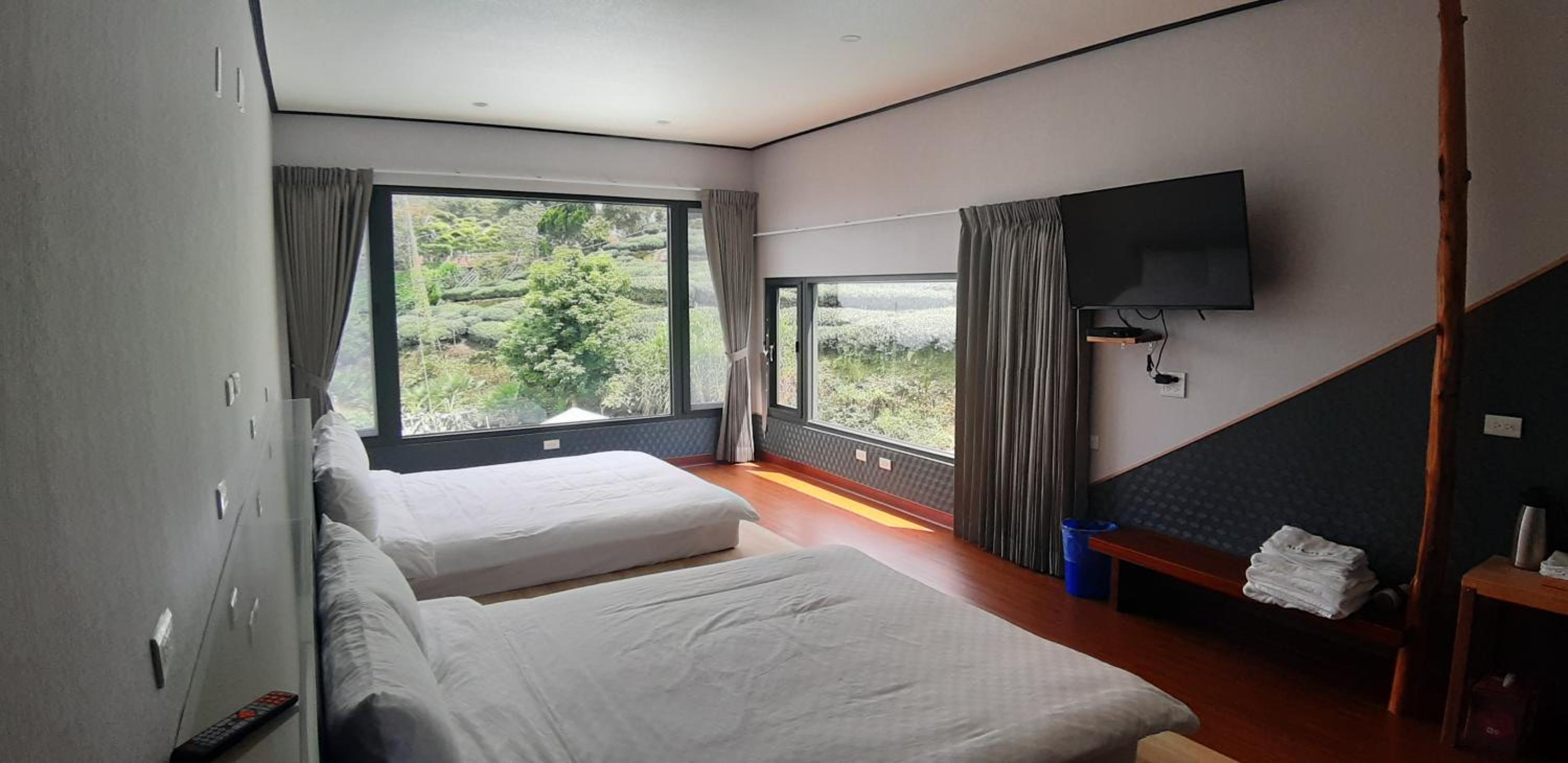 Quadruple Room with Mountain View photo 1