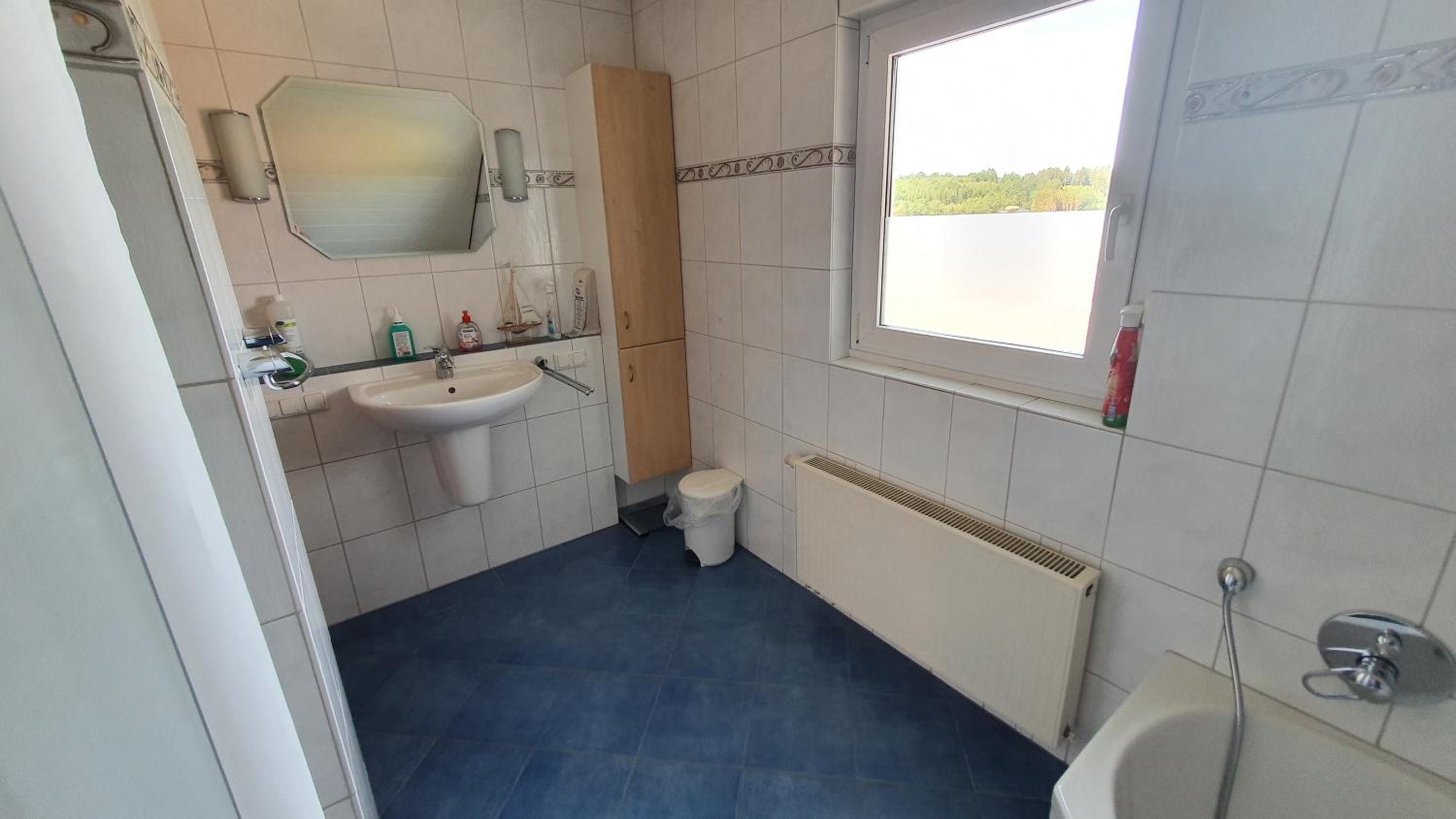 Apartment With Shower photo 3