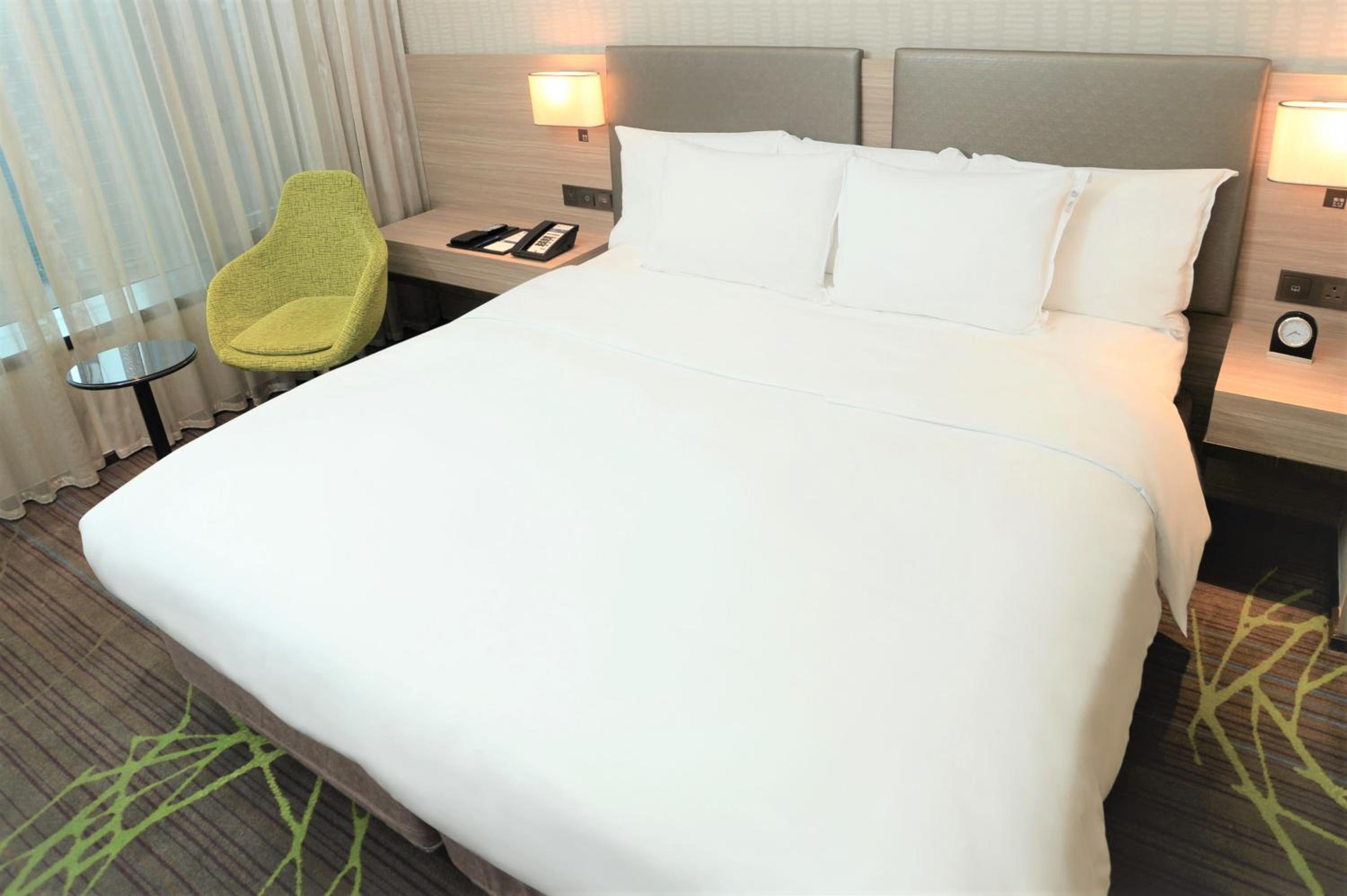 Standard King Room photo 1