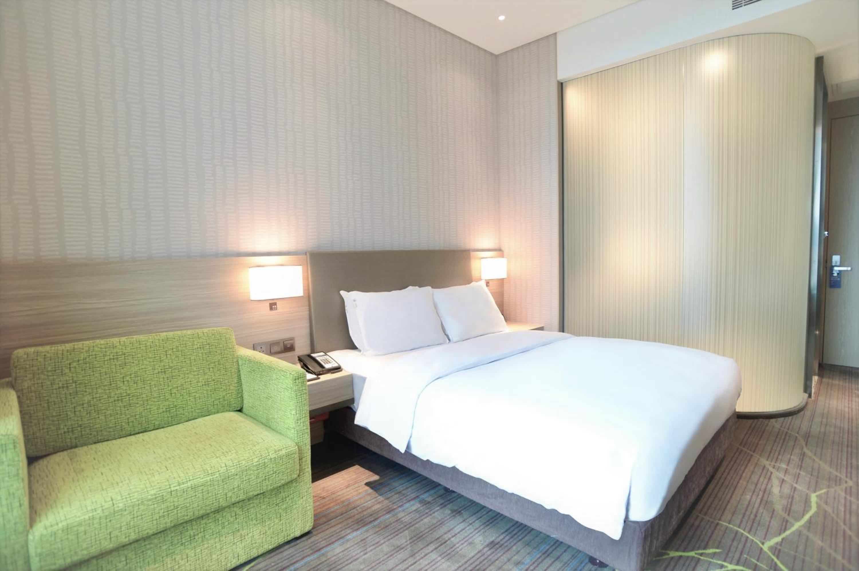 1 Queen 1 Single bed Standard City View photo 1