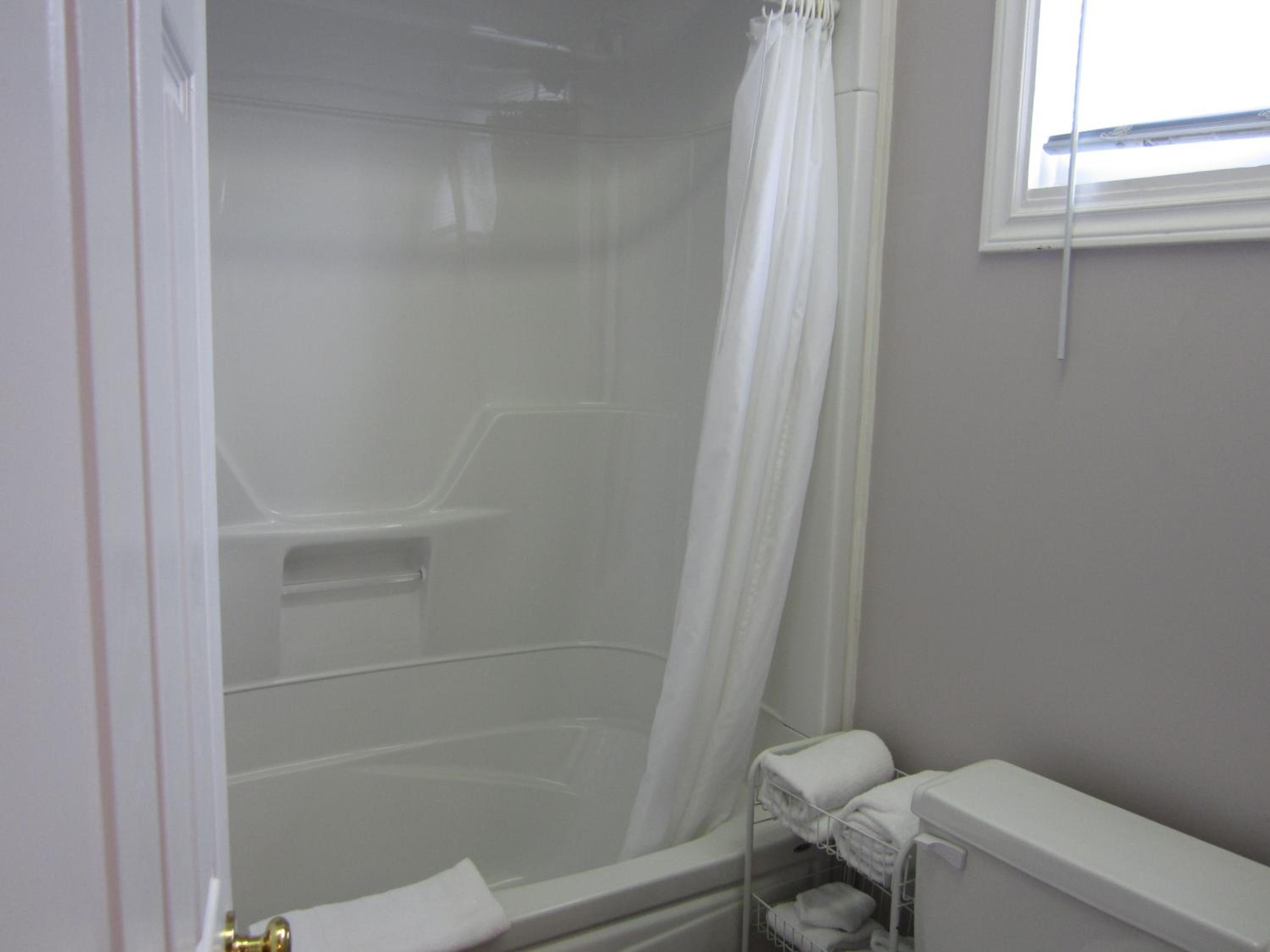 Queen Room with Two Queen Beds photo 3