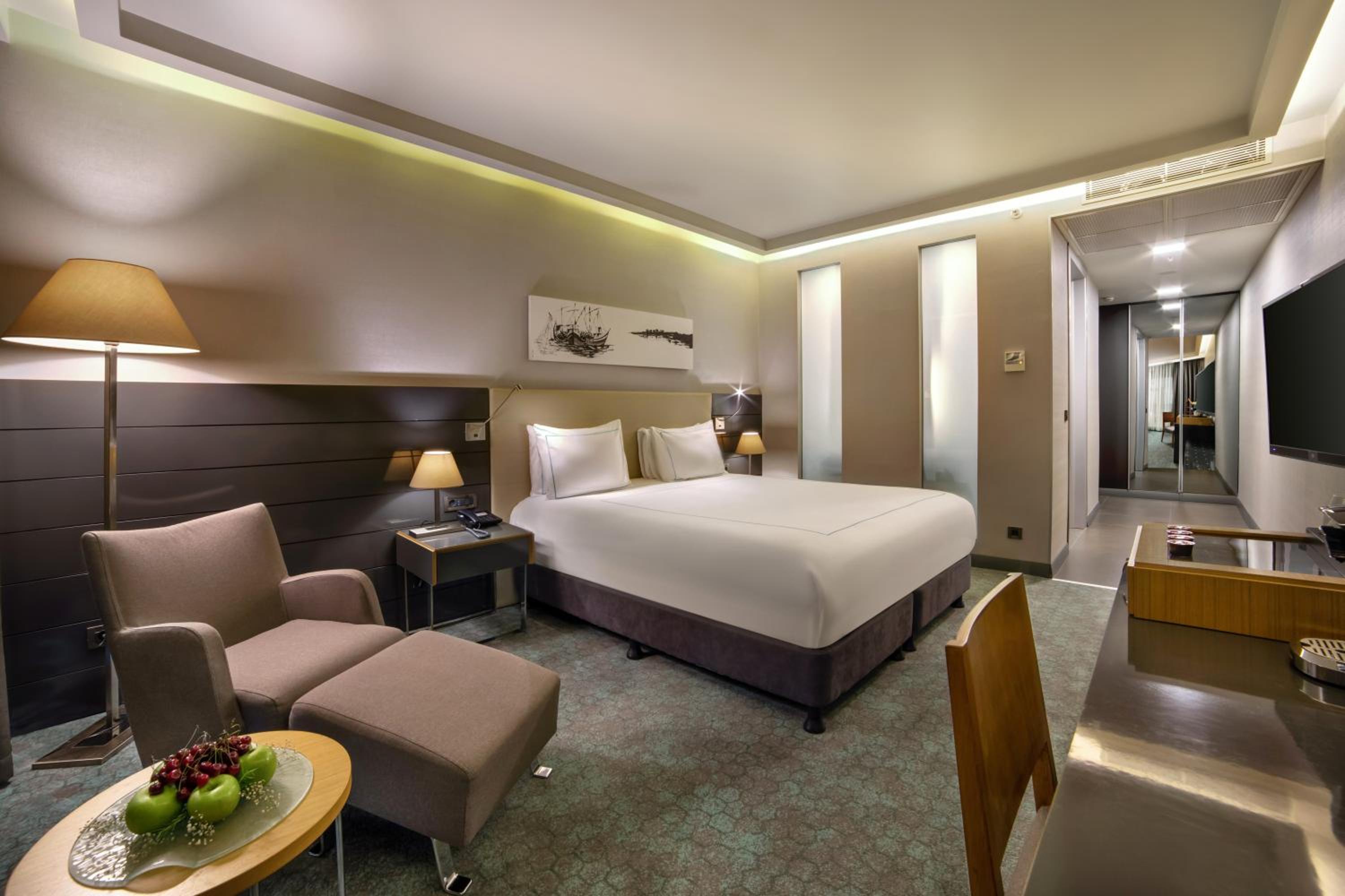 Superior King Room - Photo 1