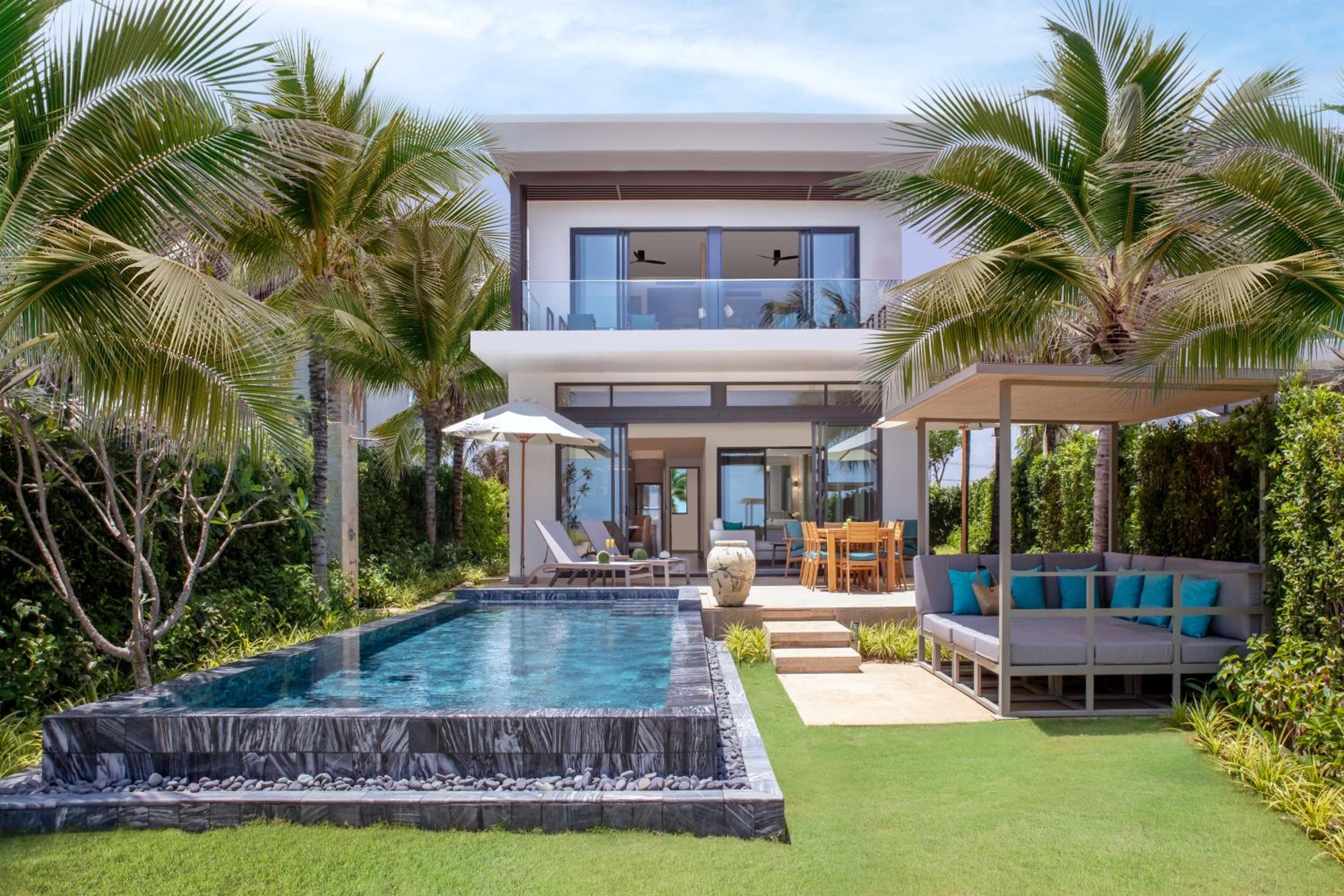 The Level 3-Bedroom Oceandront Pool Villa with Lounge benefits