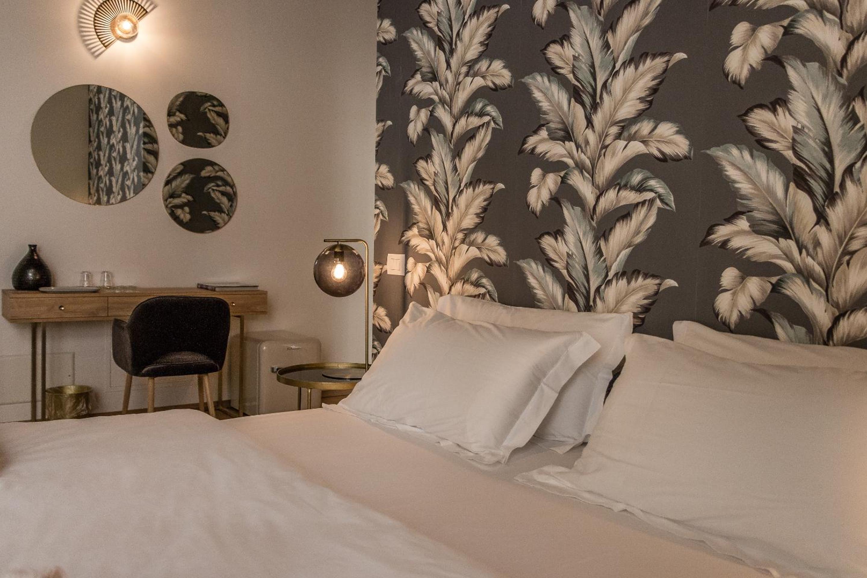 Large Double Room - Photo 11