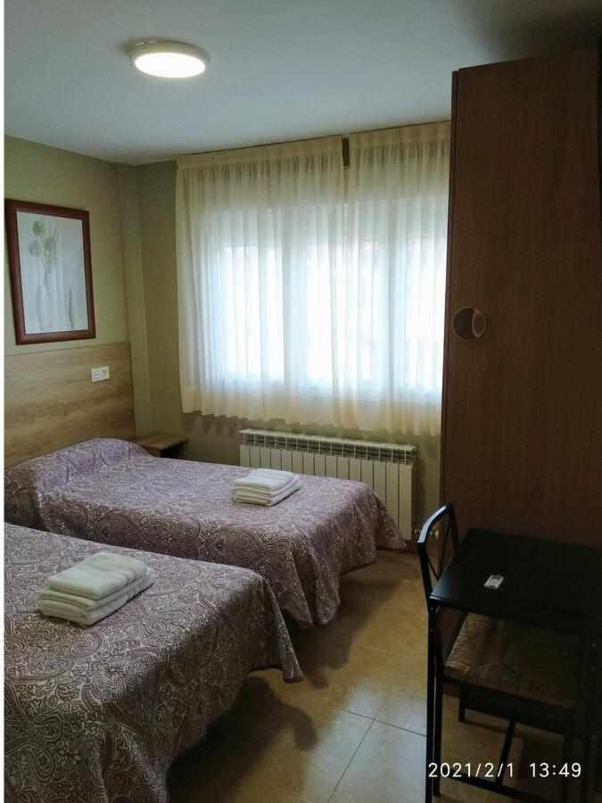 Standard Twin Room - Photo 1