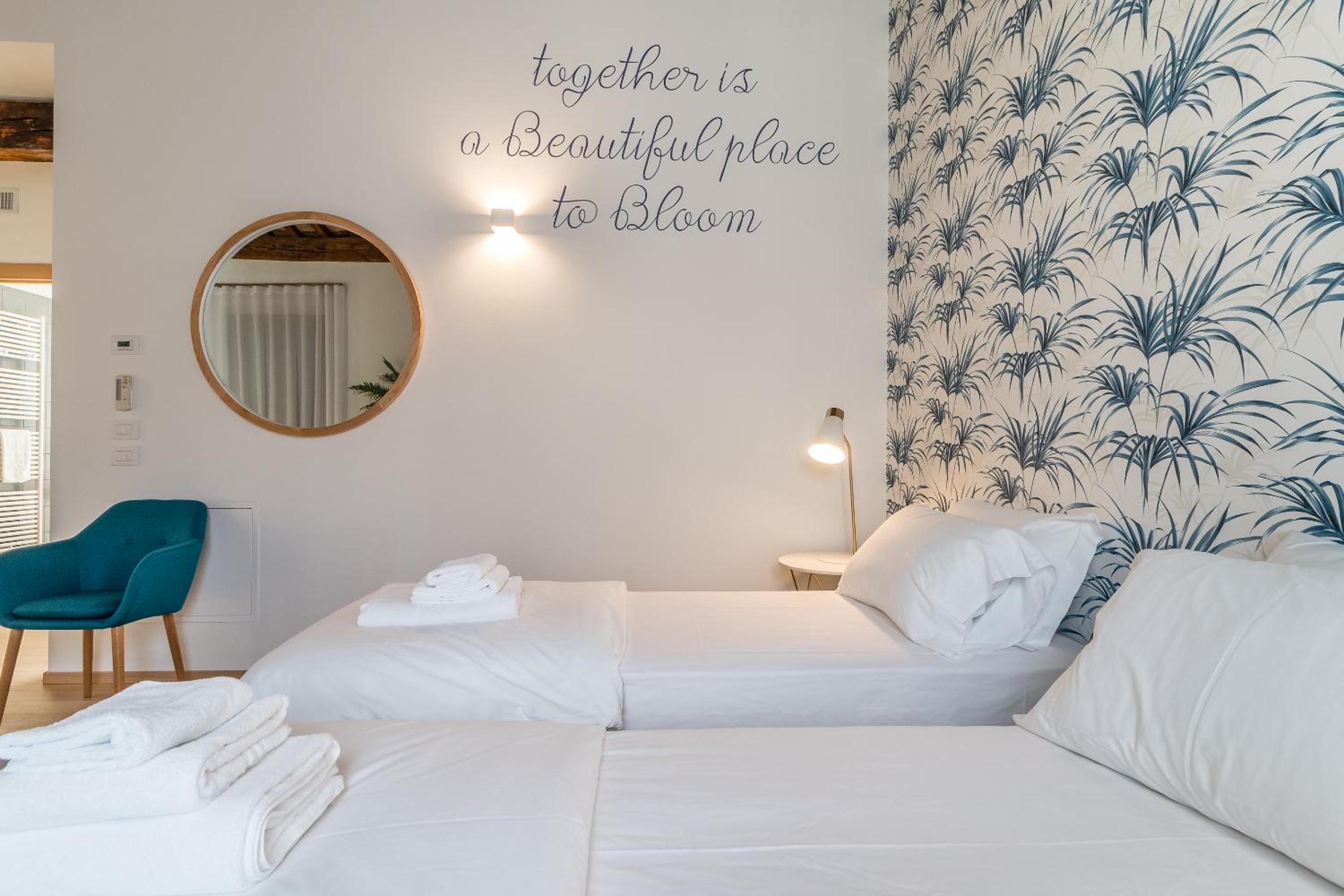 Double Room with Terrace - Photo 8