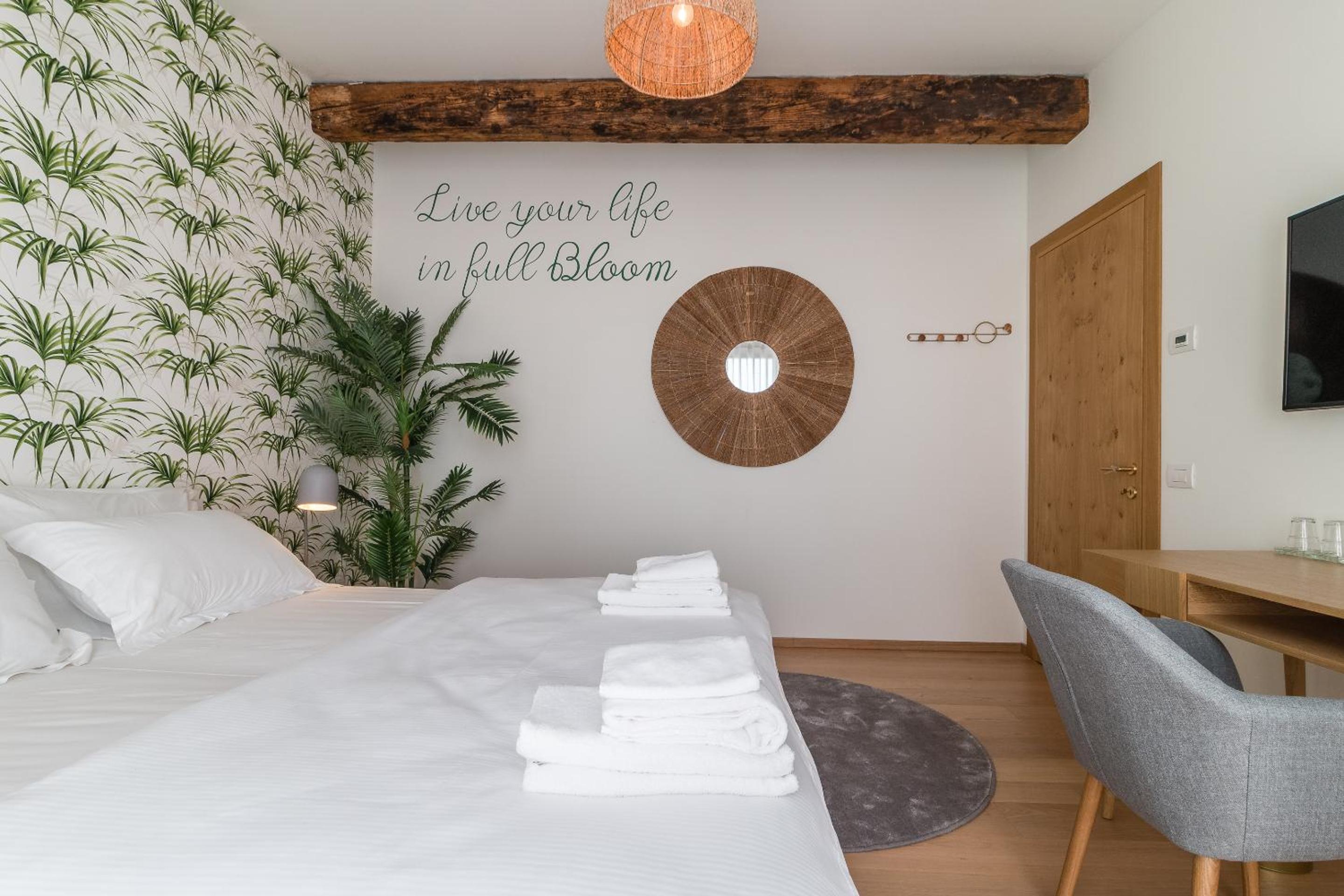 Double Room with Terrace - Photo 1