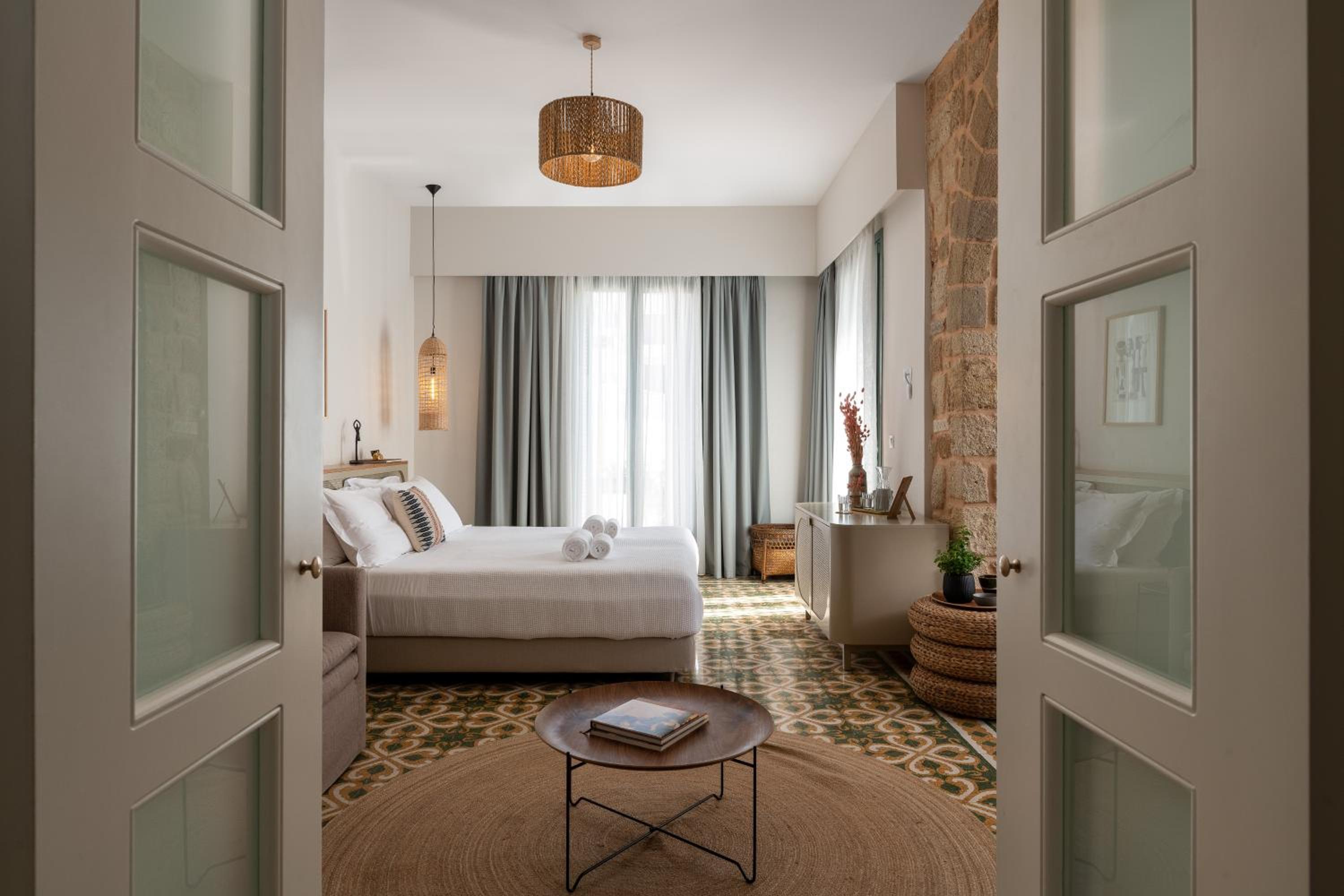 Superior Suite - Photo 8