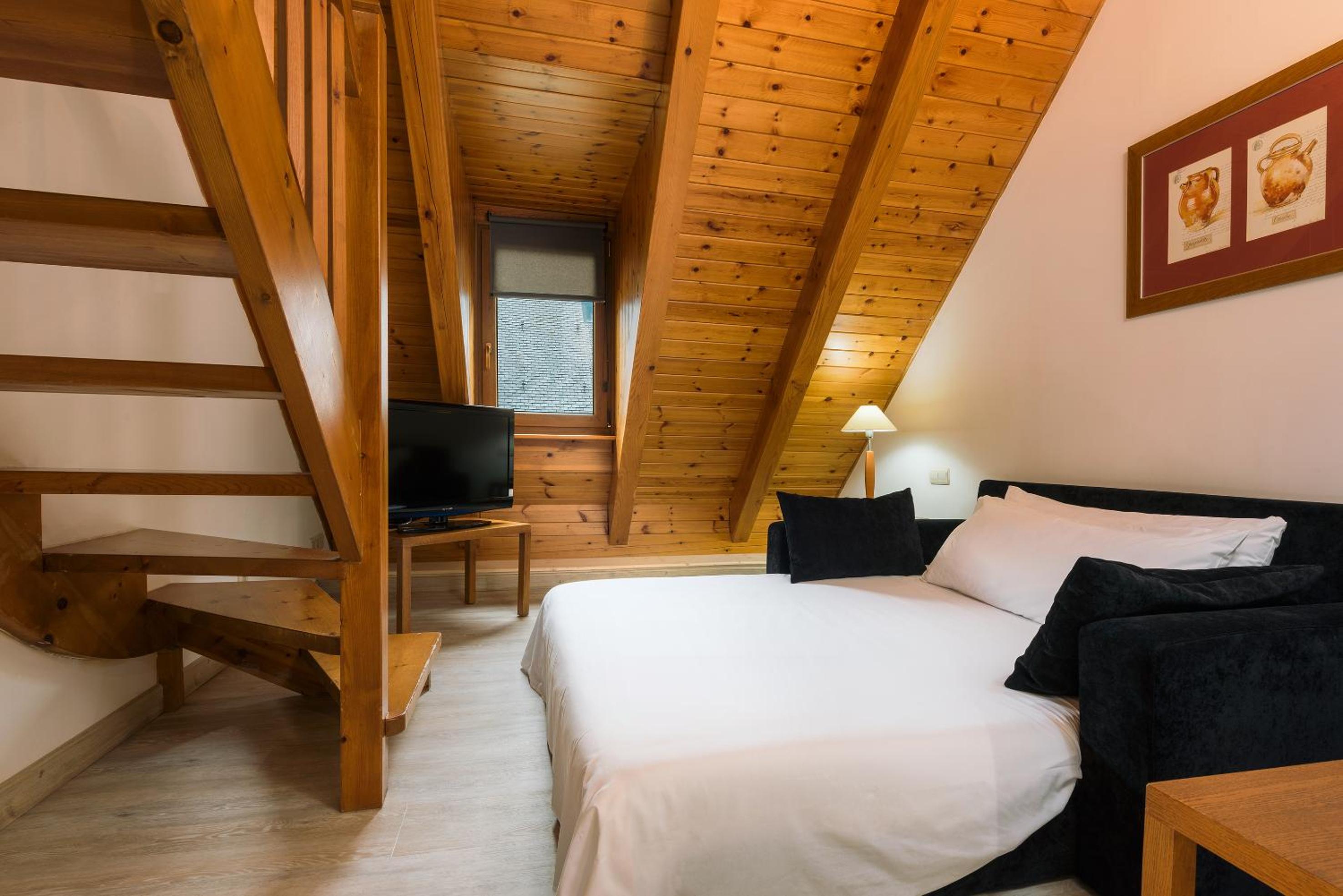 Duplex Suite (2 adults + 2 children) - Photo 1