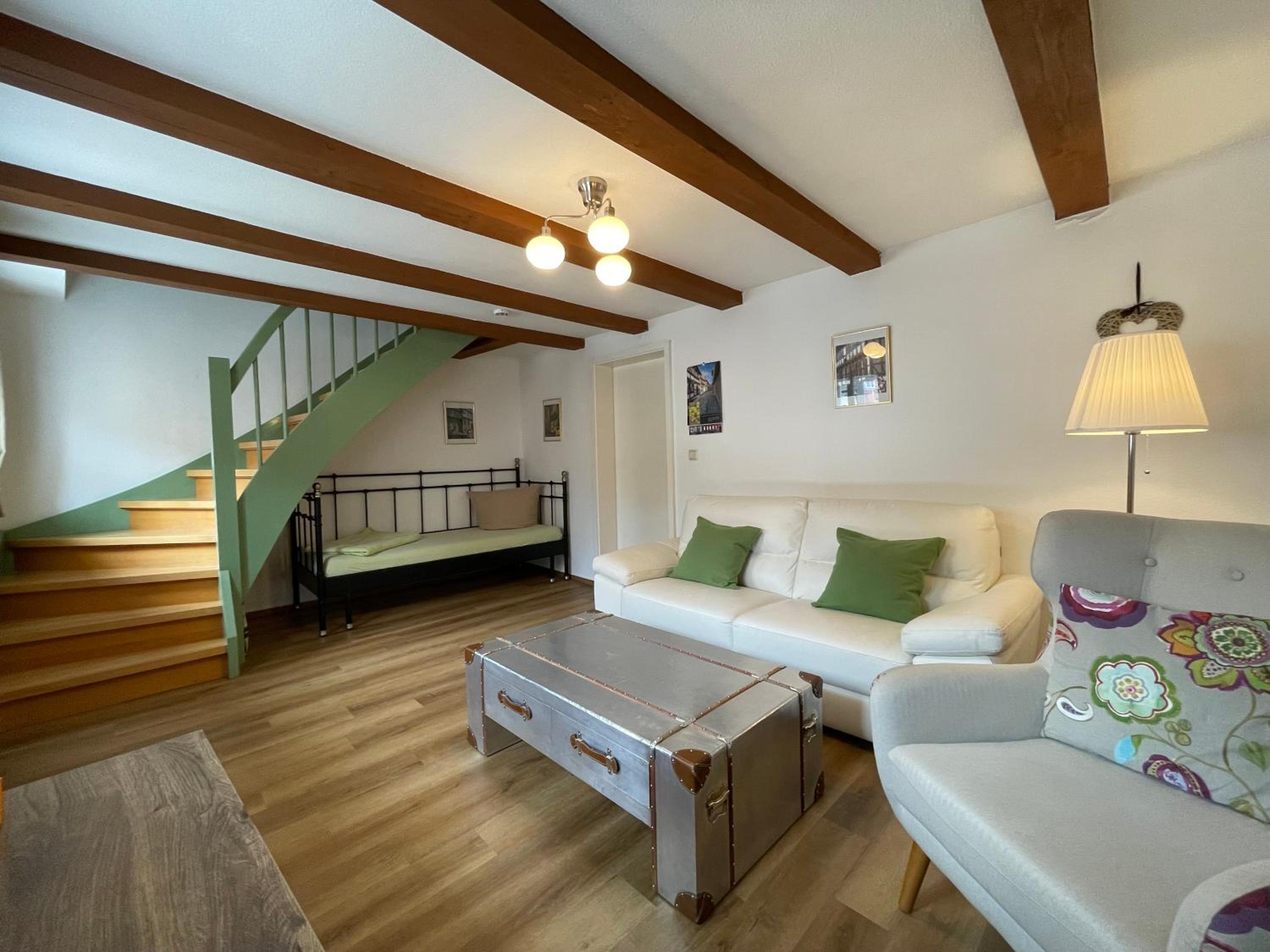 One-Bedroom Apartment with Balcony - 5 photo 3