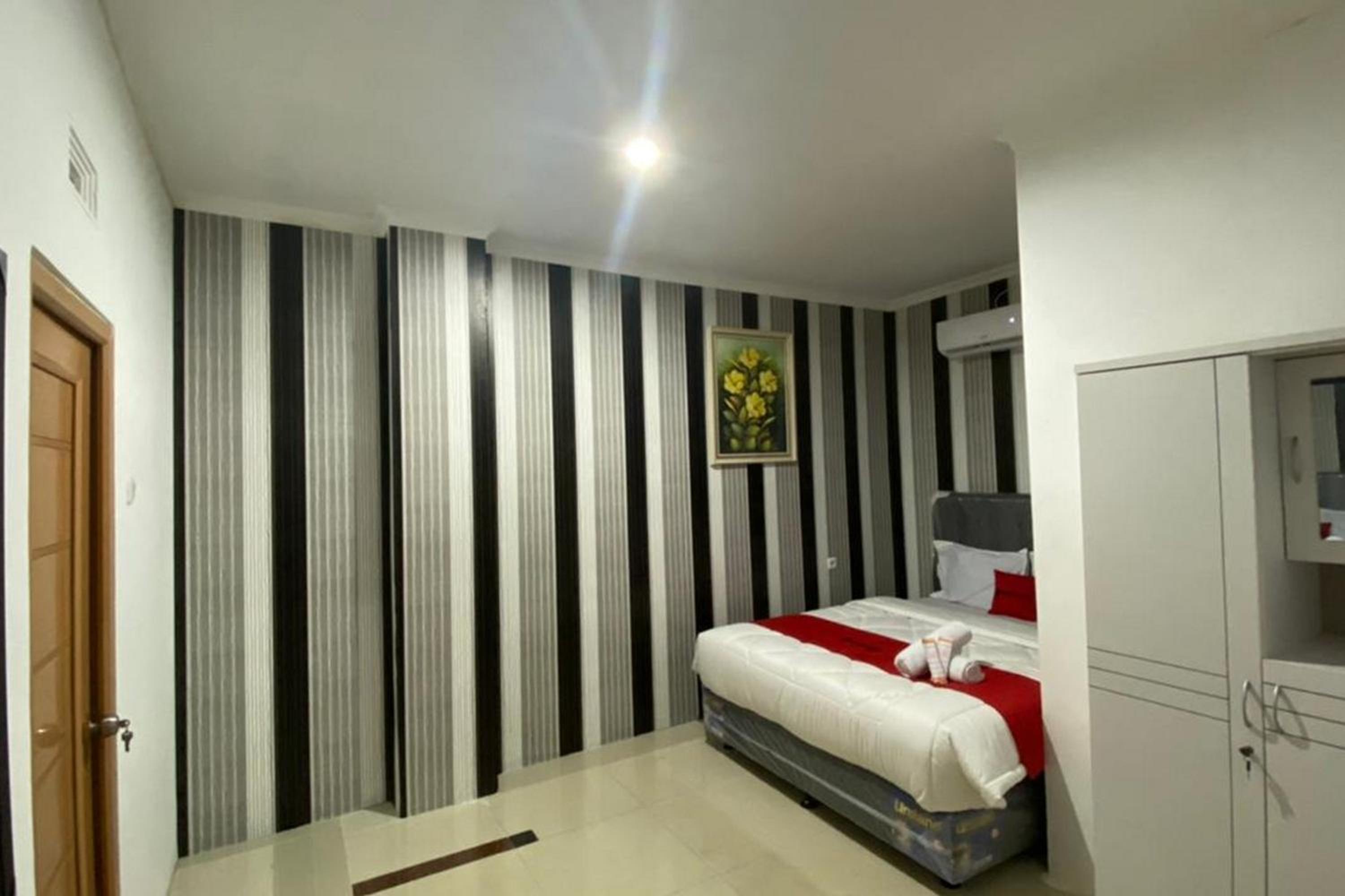 Deluxe Room - Photo 3