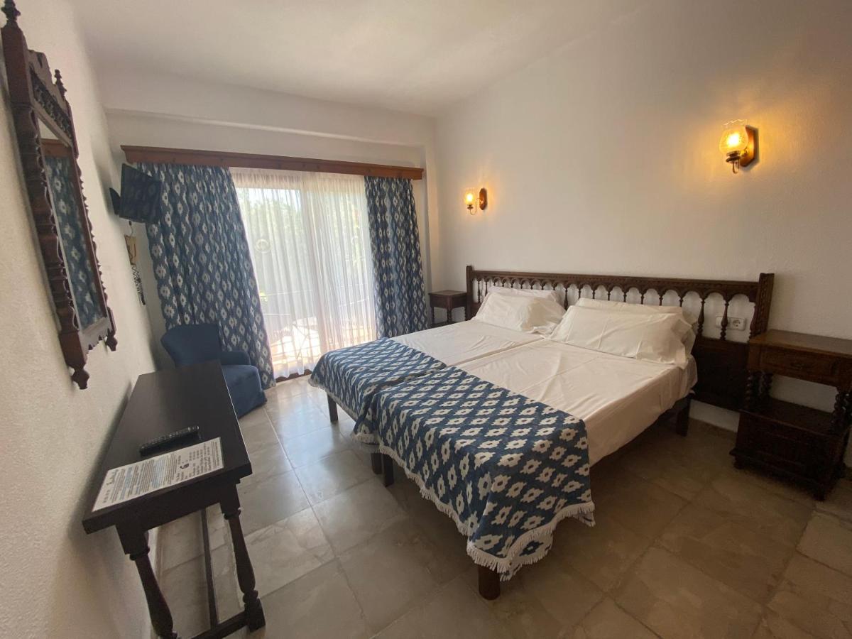 Twin Room with City View photo 2