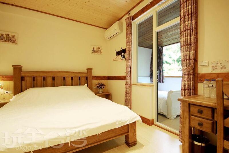 Quadruple Room with Mountain View photo 3