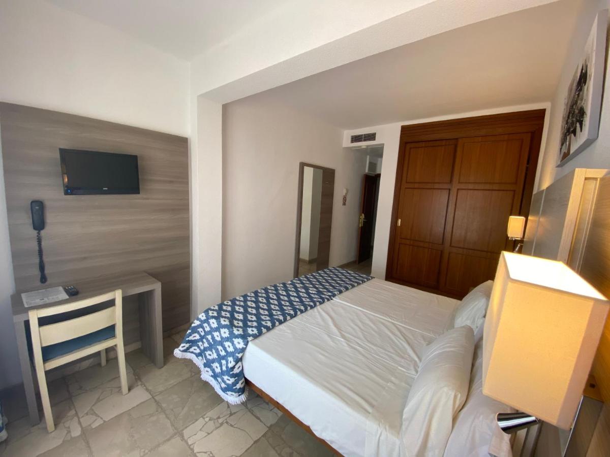 Superior Twin Room with City View photo 1