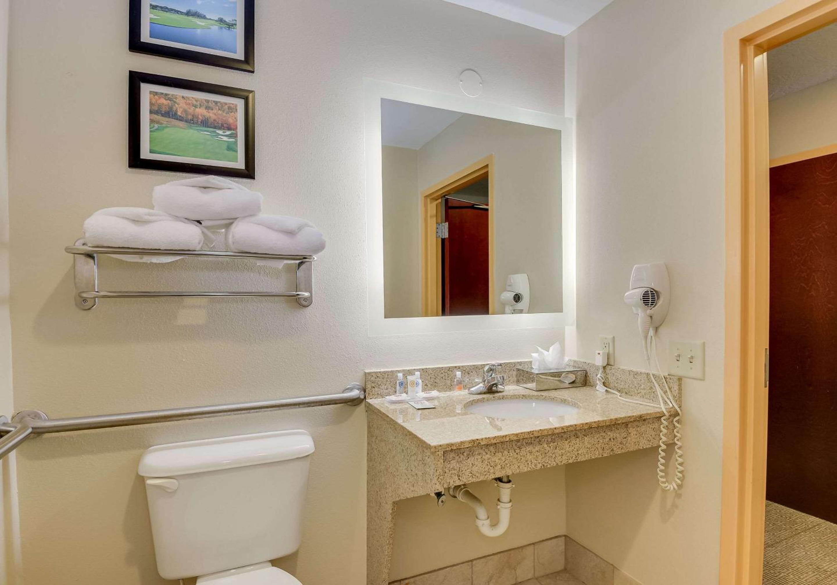 King Suite - Accessible/Non-Smoking - Photo 2