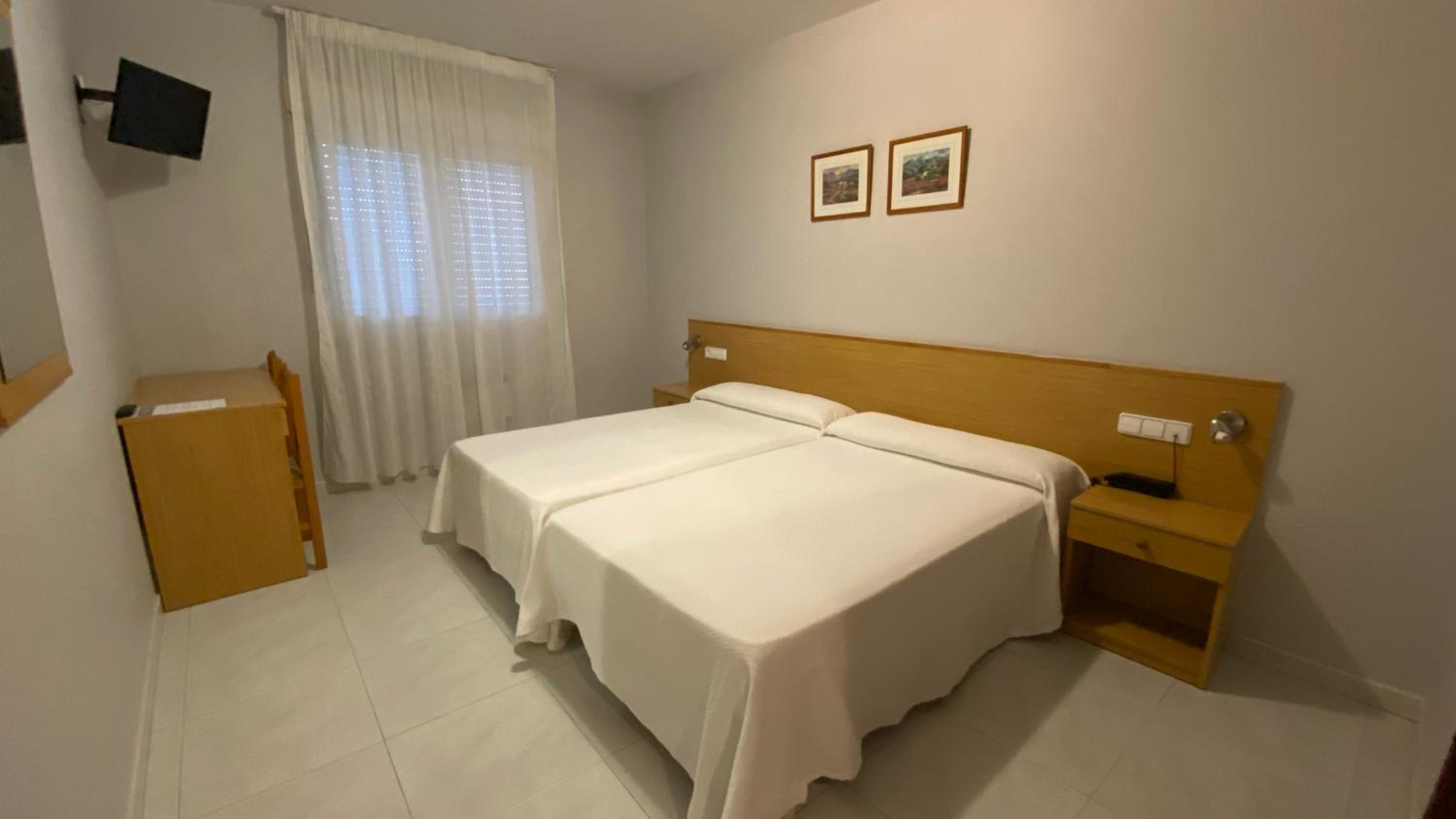 Double or Twin Room photo 2