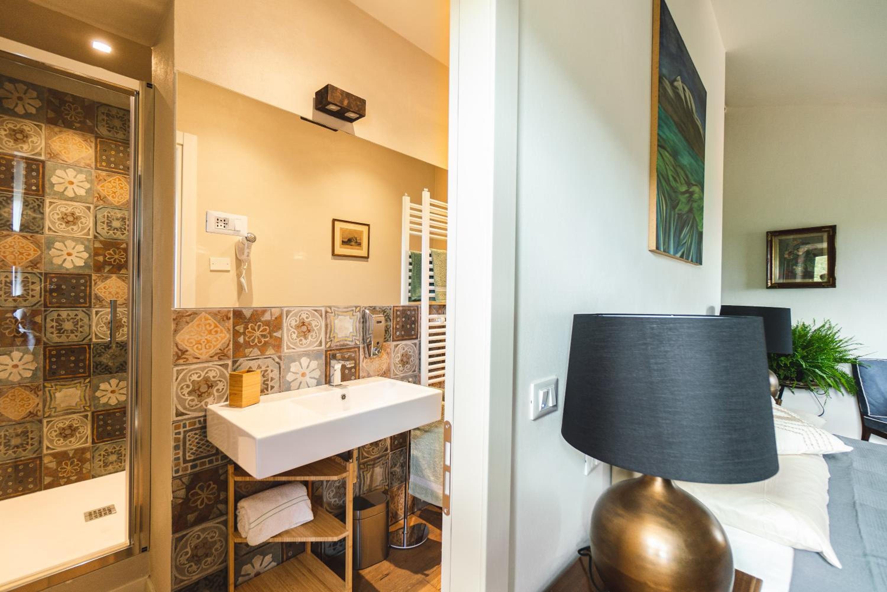 Double Room with Private Bathroom - Photo 2