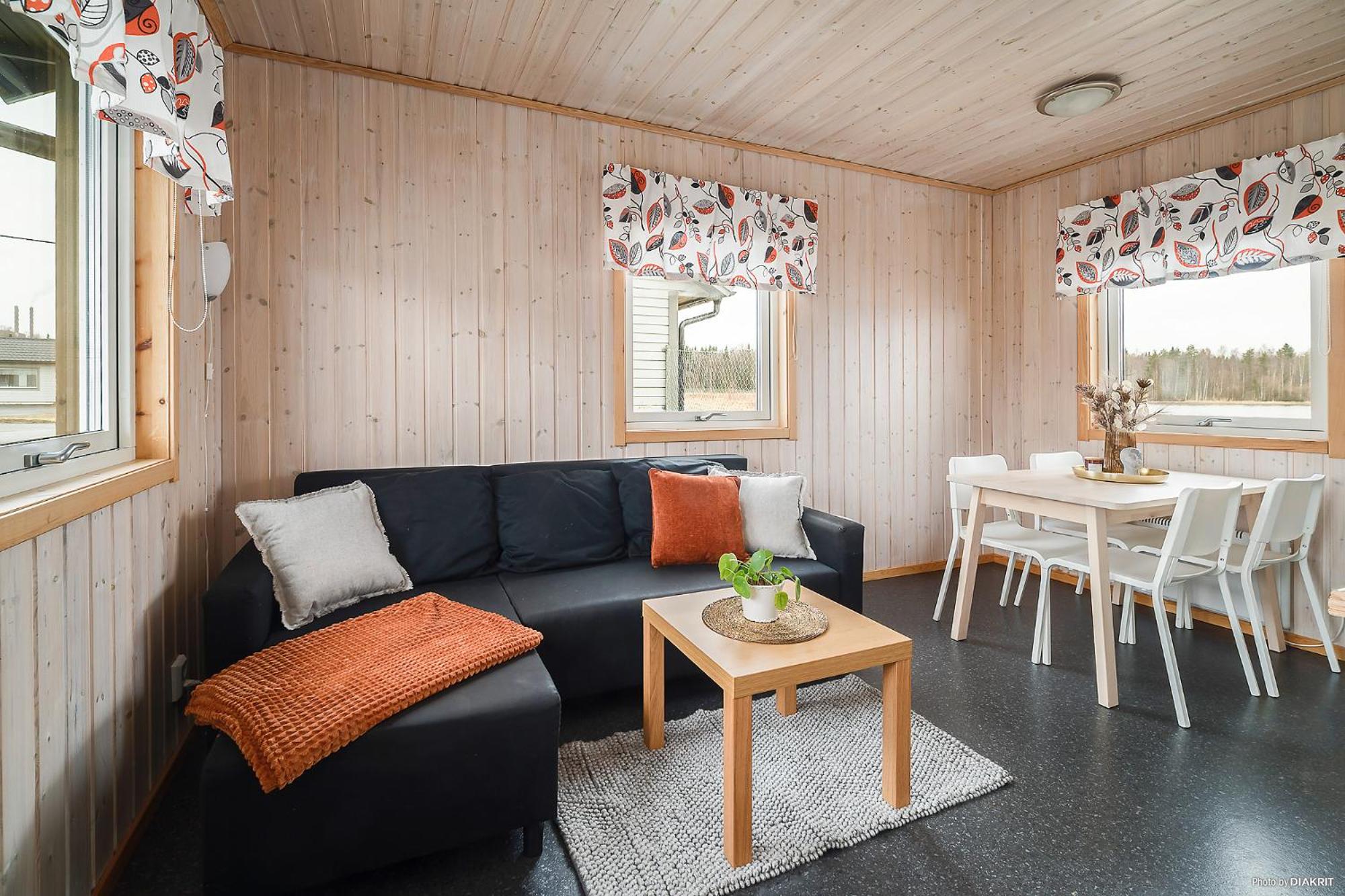 Two-Bedroom Cottage - Photo 3