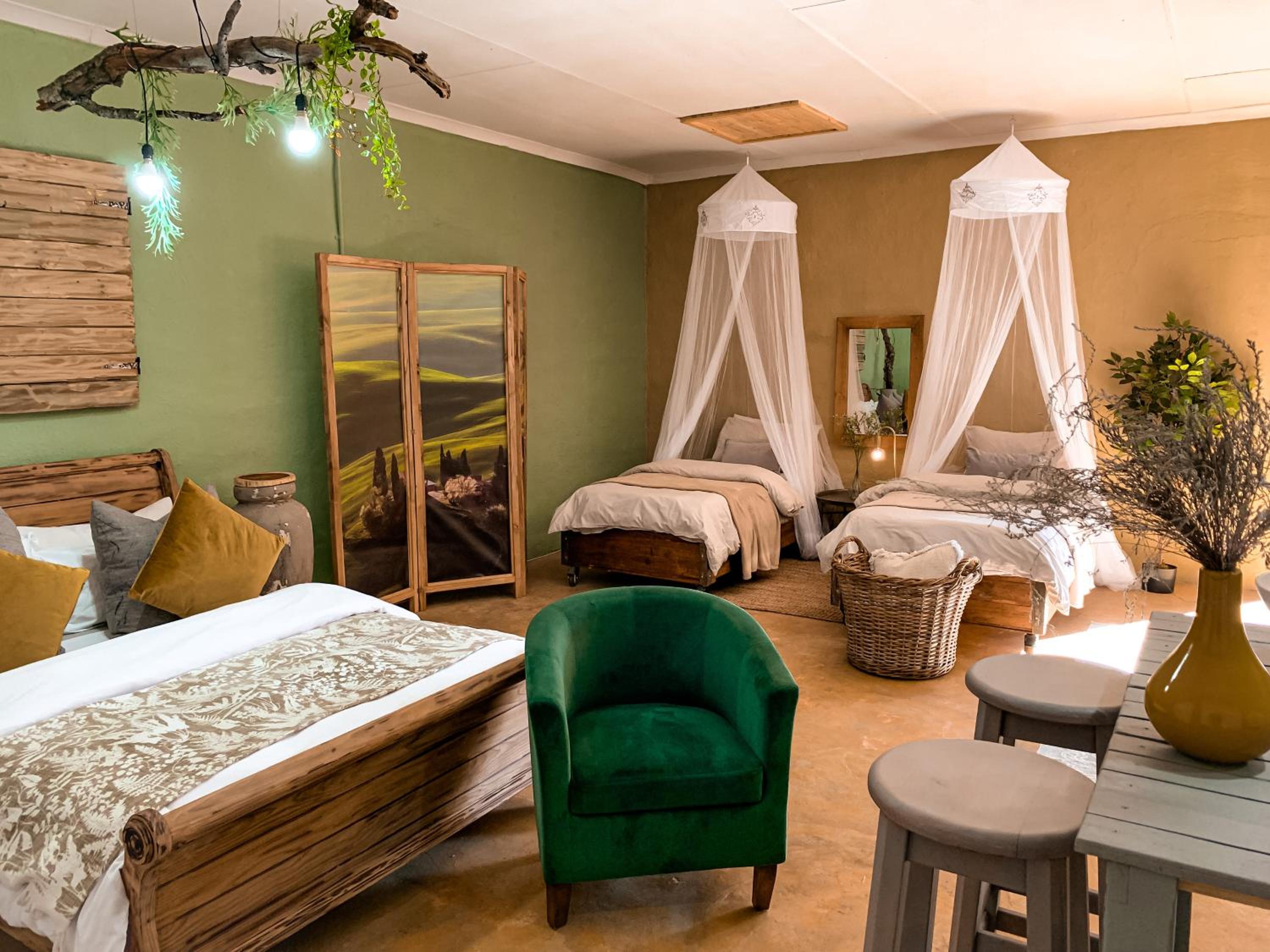 Luxury Suite - Photo 6