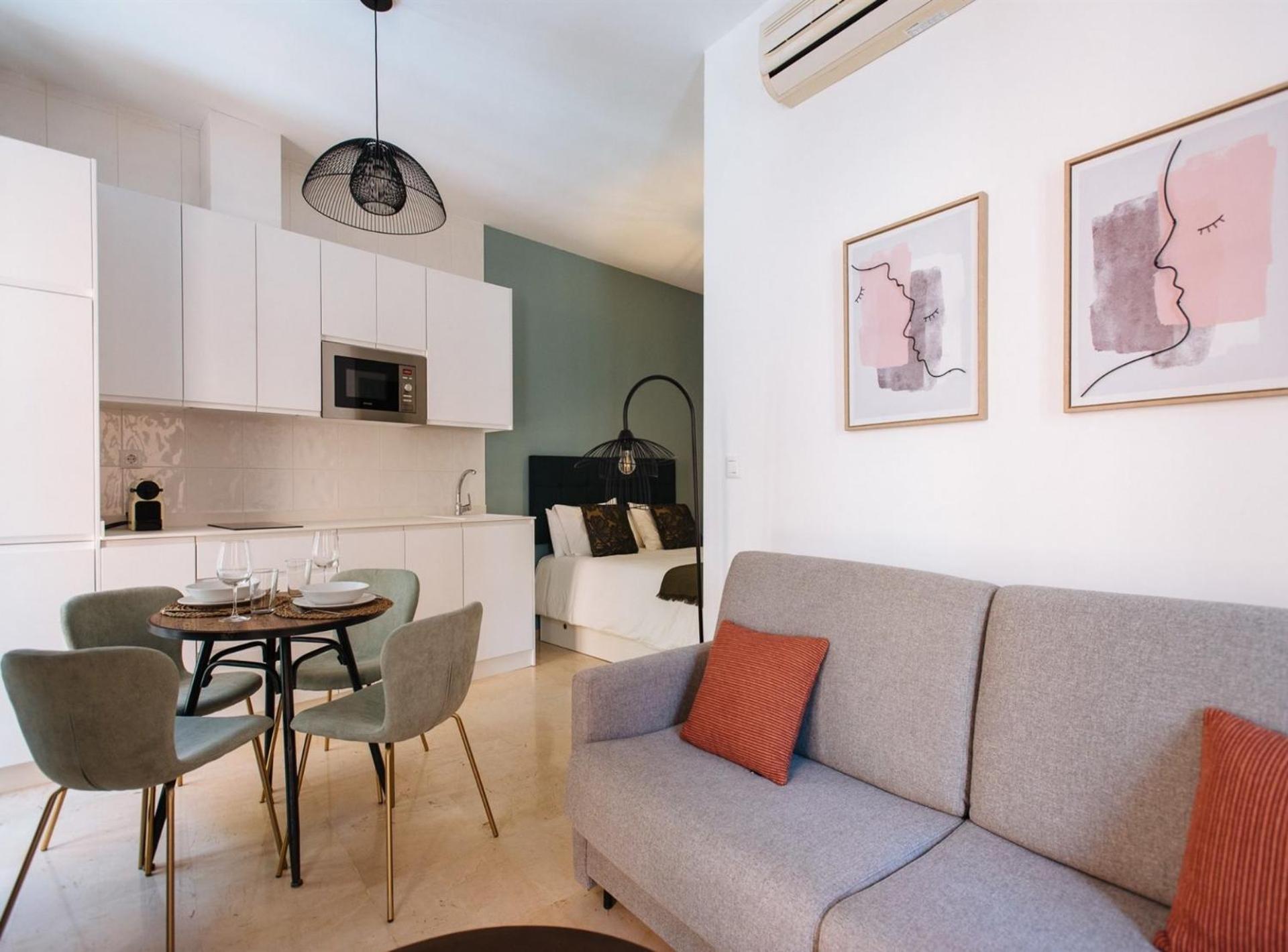 Apartment with Balcony - Photo 2