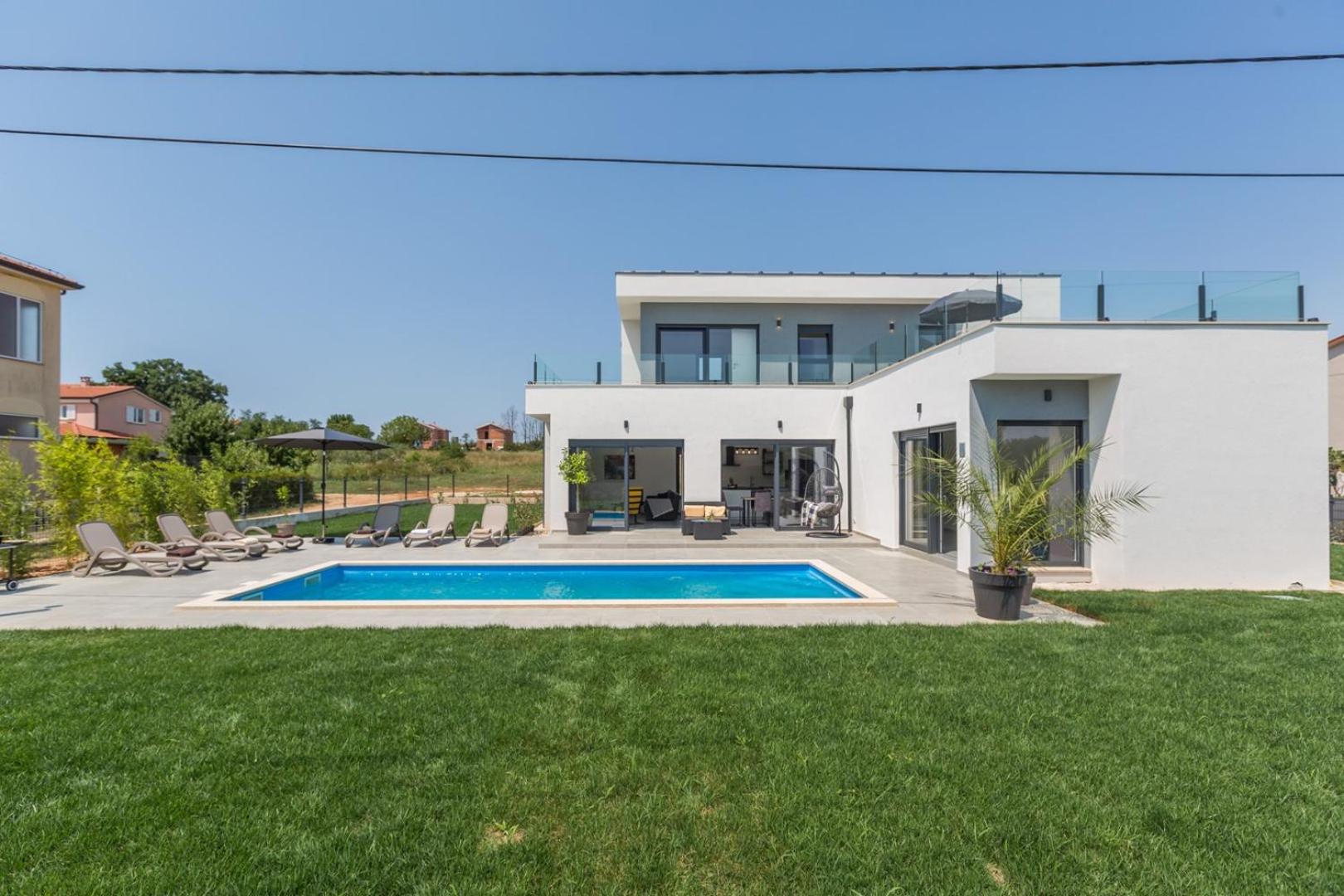 Villa with Private Pool photo 3