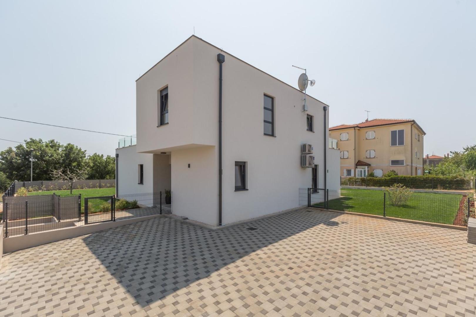 Villa with Private Pool photo 2