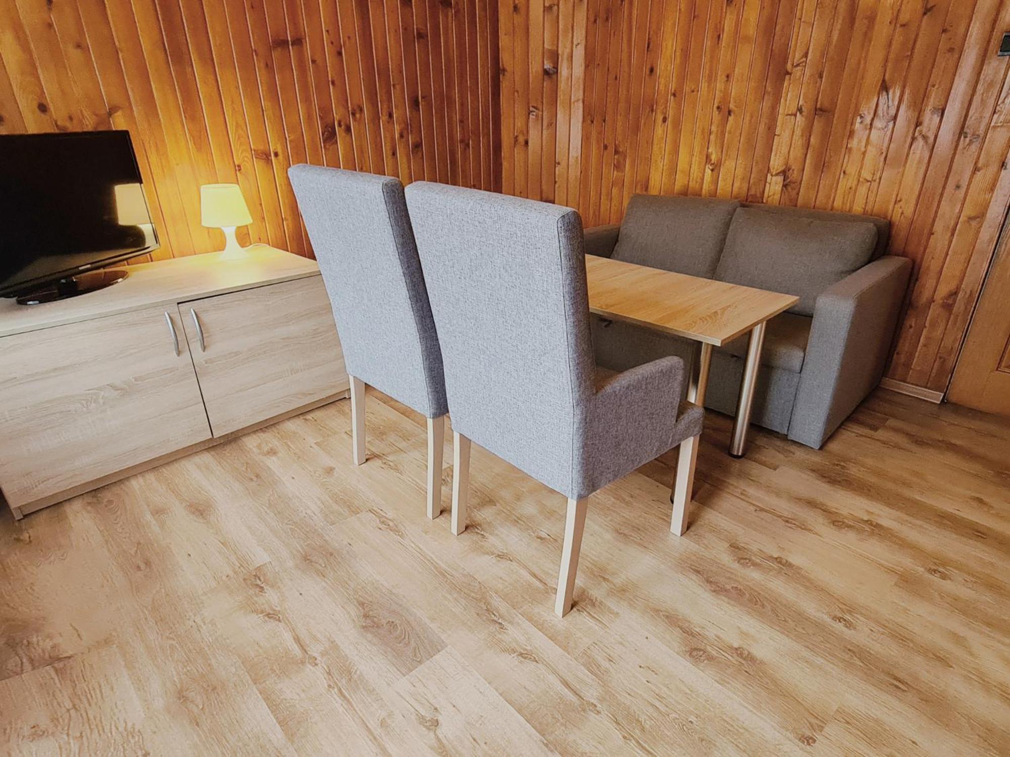 Apartment with Balcony - Photo 6