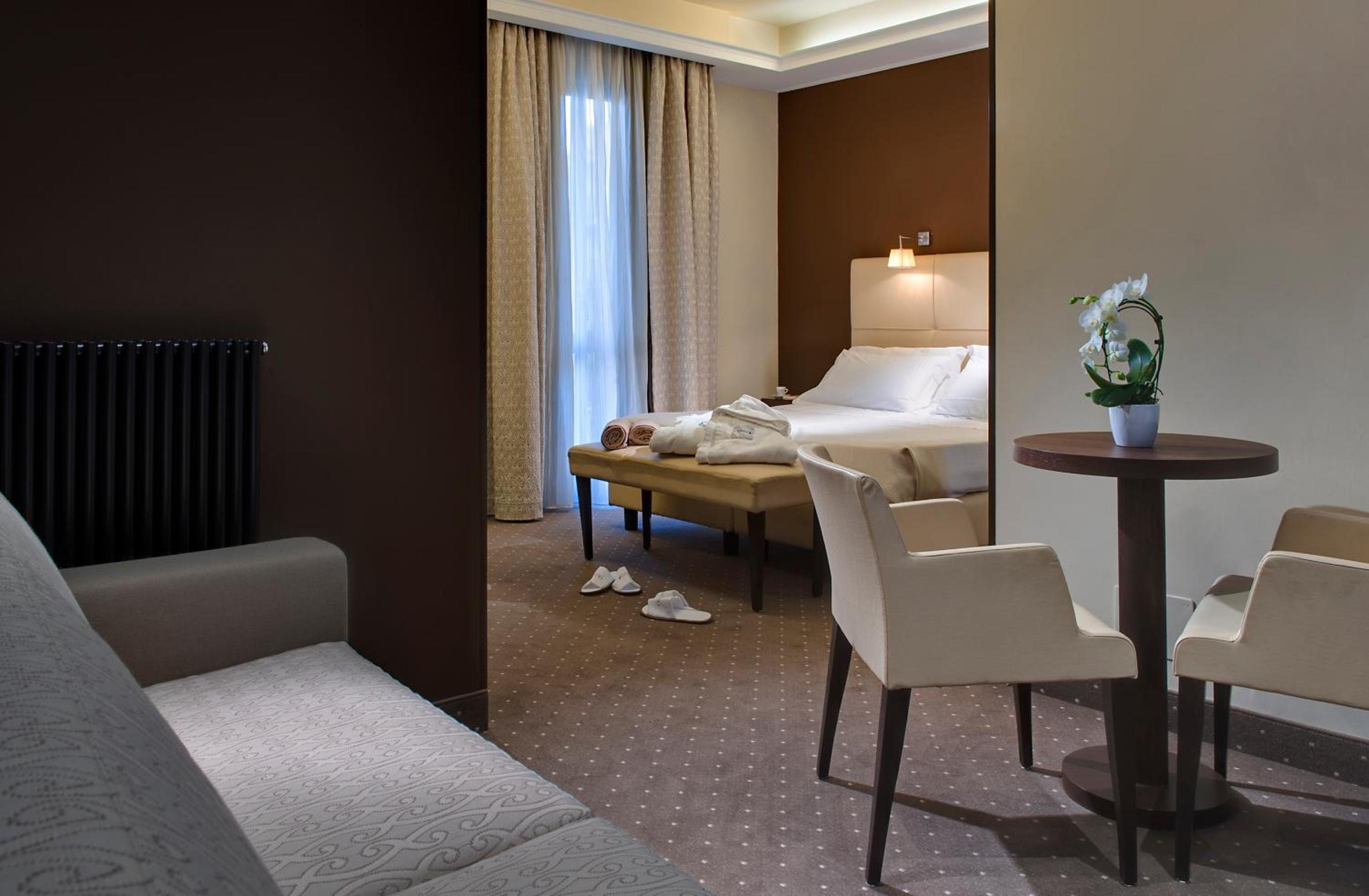 Double Room - Photo 9