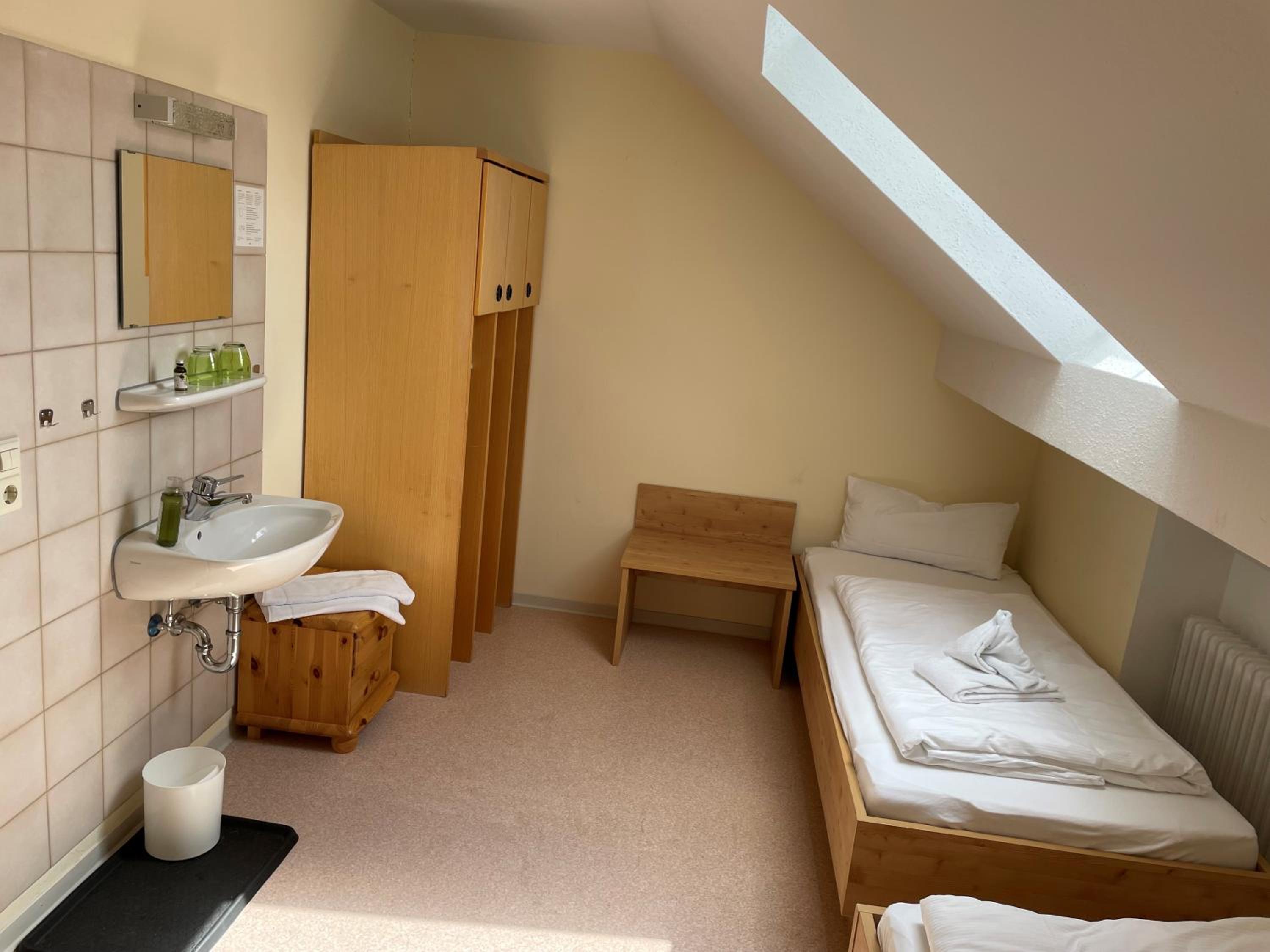 Basic Double Room With Shared External Bathroom photo 1