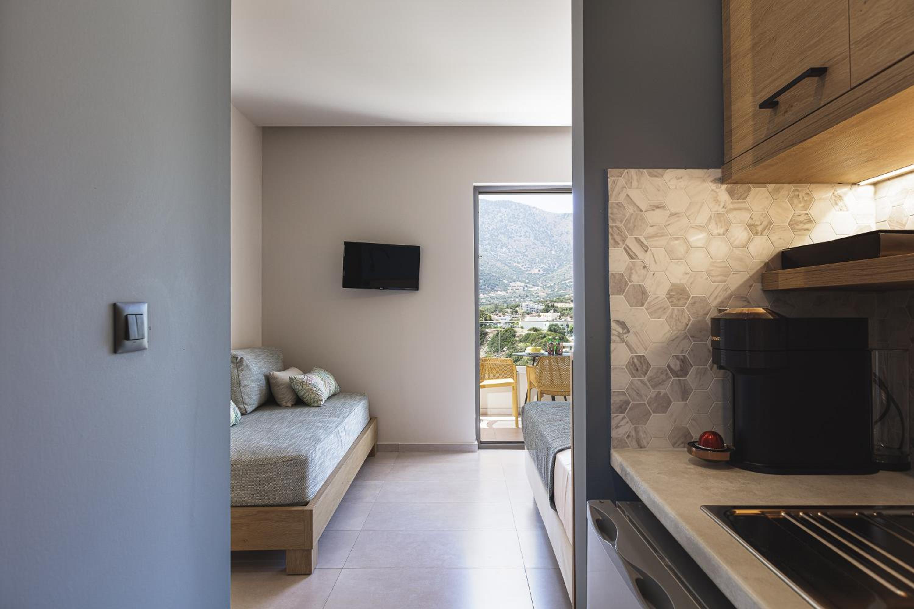 Superior Studio with Sea View - Photo 9