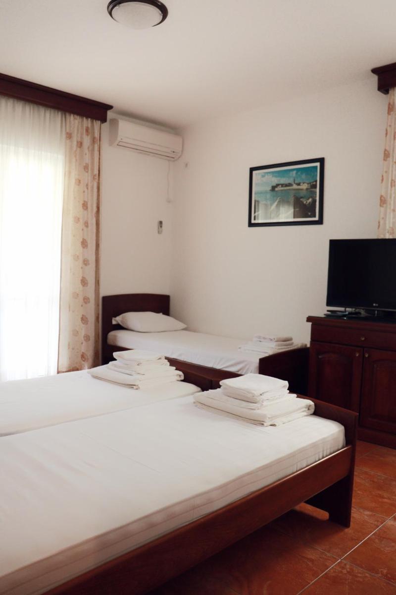 Superior Double or Twin Room with Mountain View photo 3