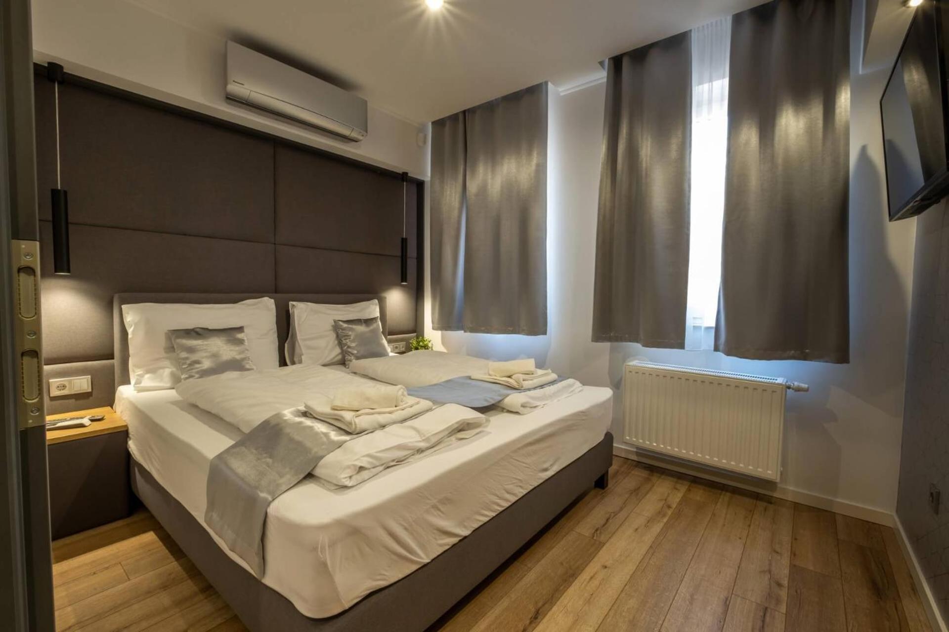 One-Bedroom Apartment - Photo 5