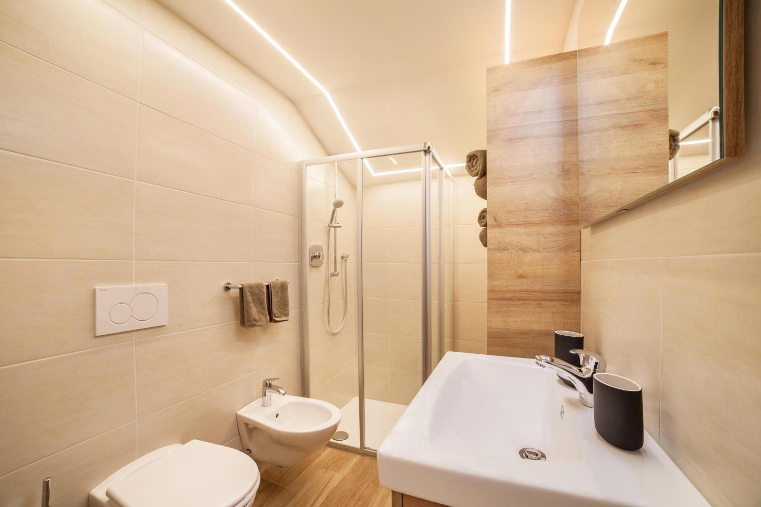 Superior One-Bedroom Apartment with Balcony photo 2