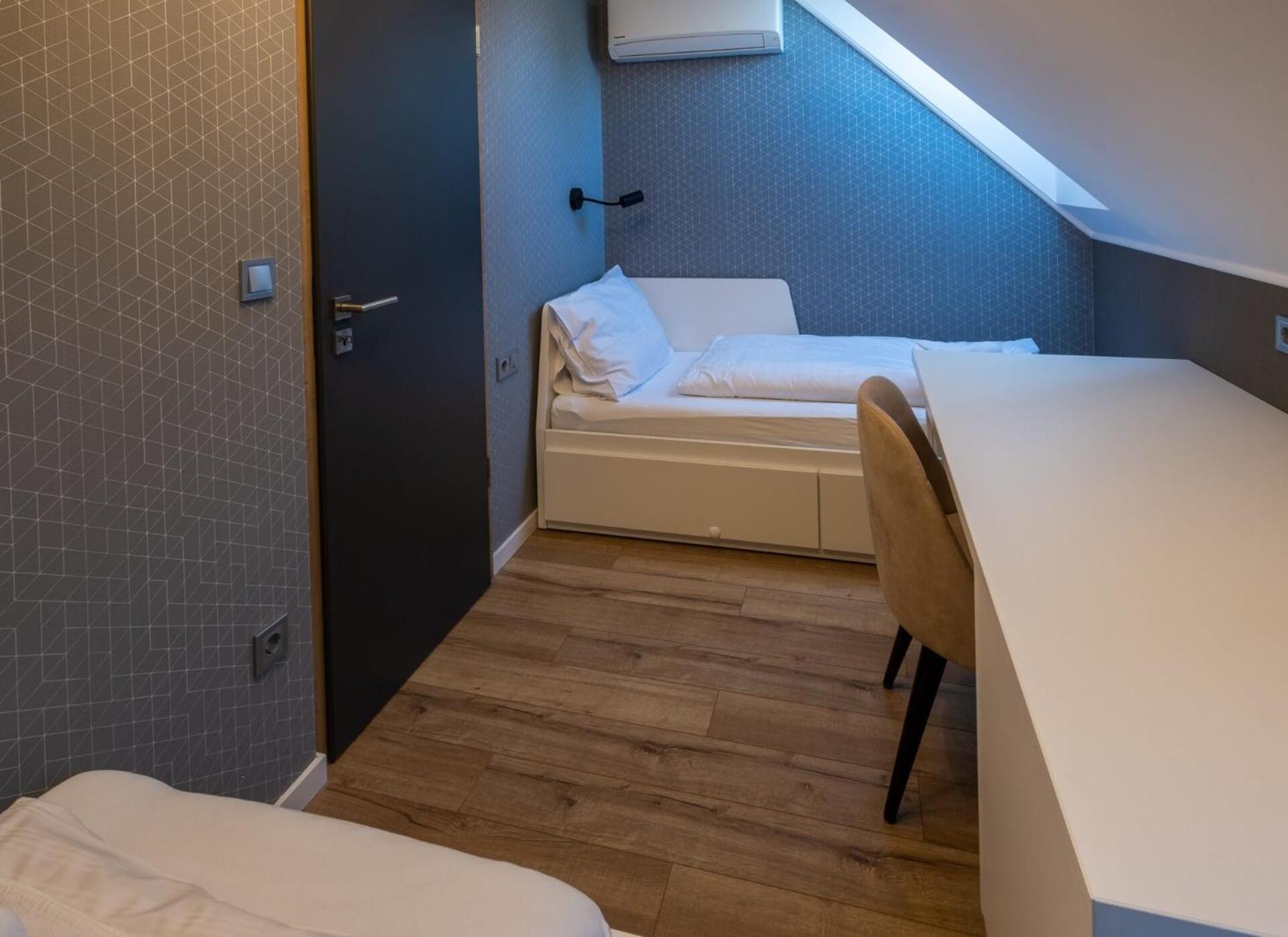 Two-Bedroom Apartment - Photo 21