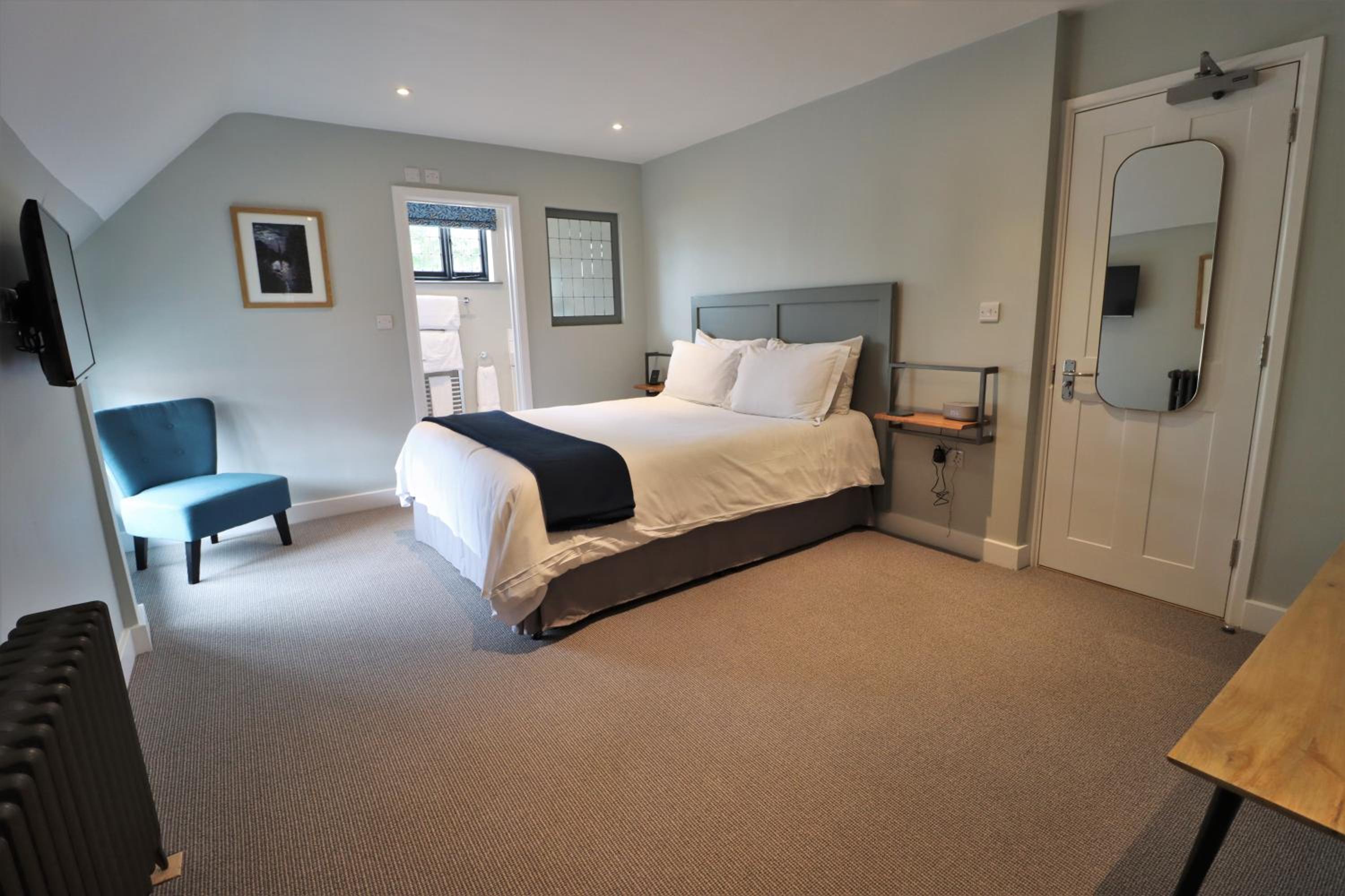 Deluxe Double Room with Shower - Photo 1