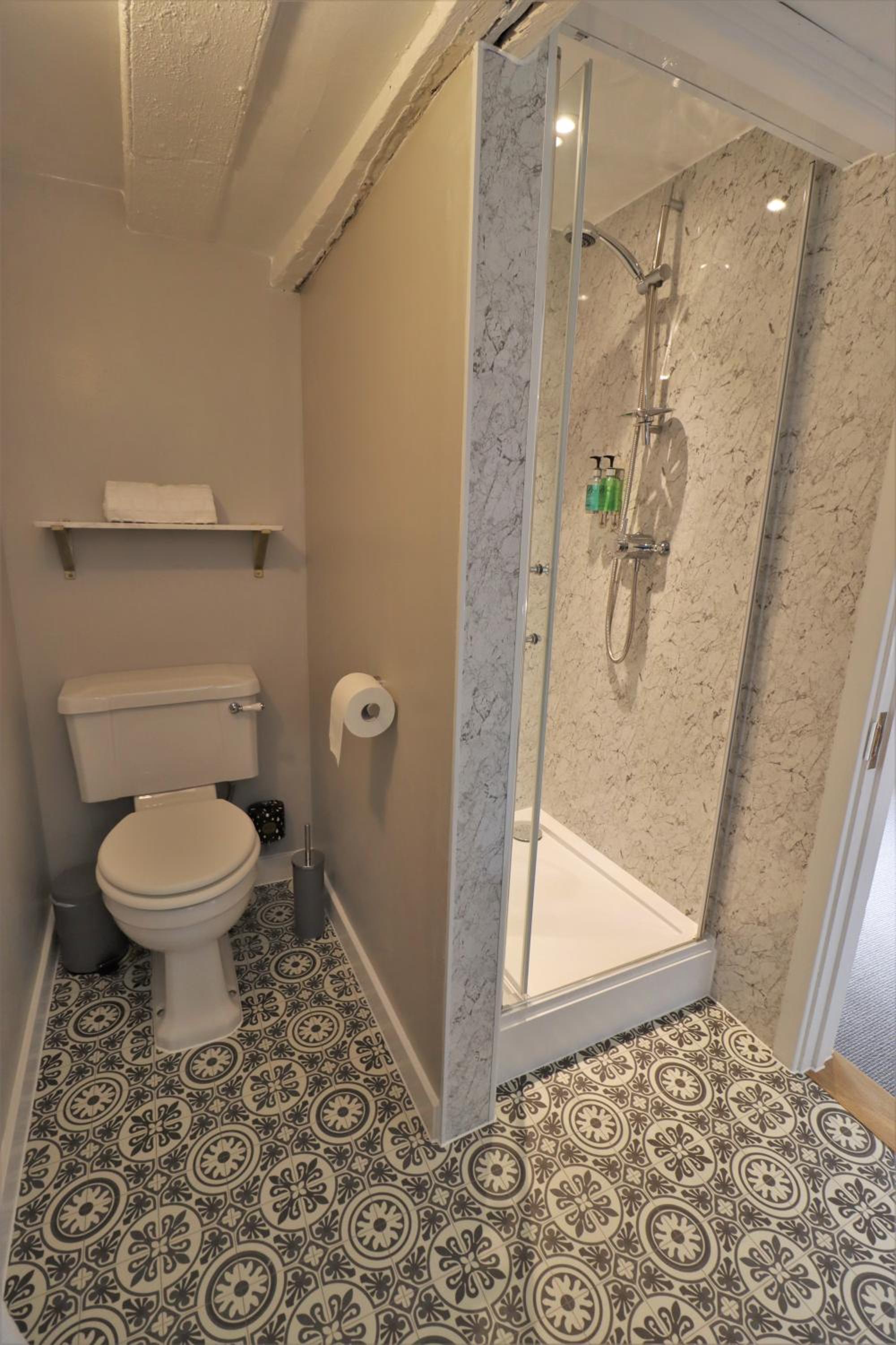 Standard Double Room - Photo 4