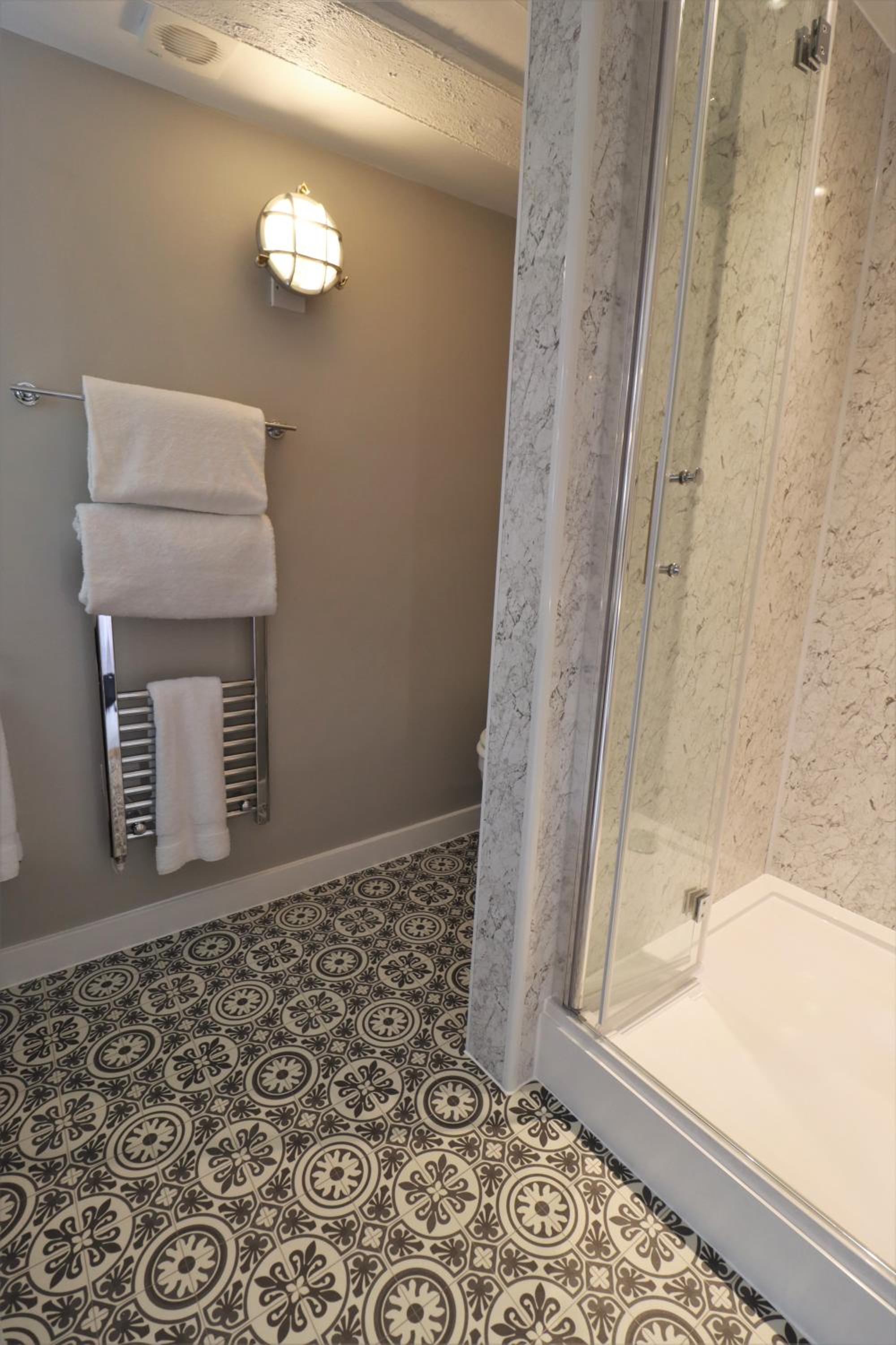 Standard Double Room - Photo 6