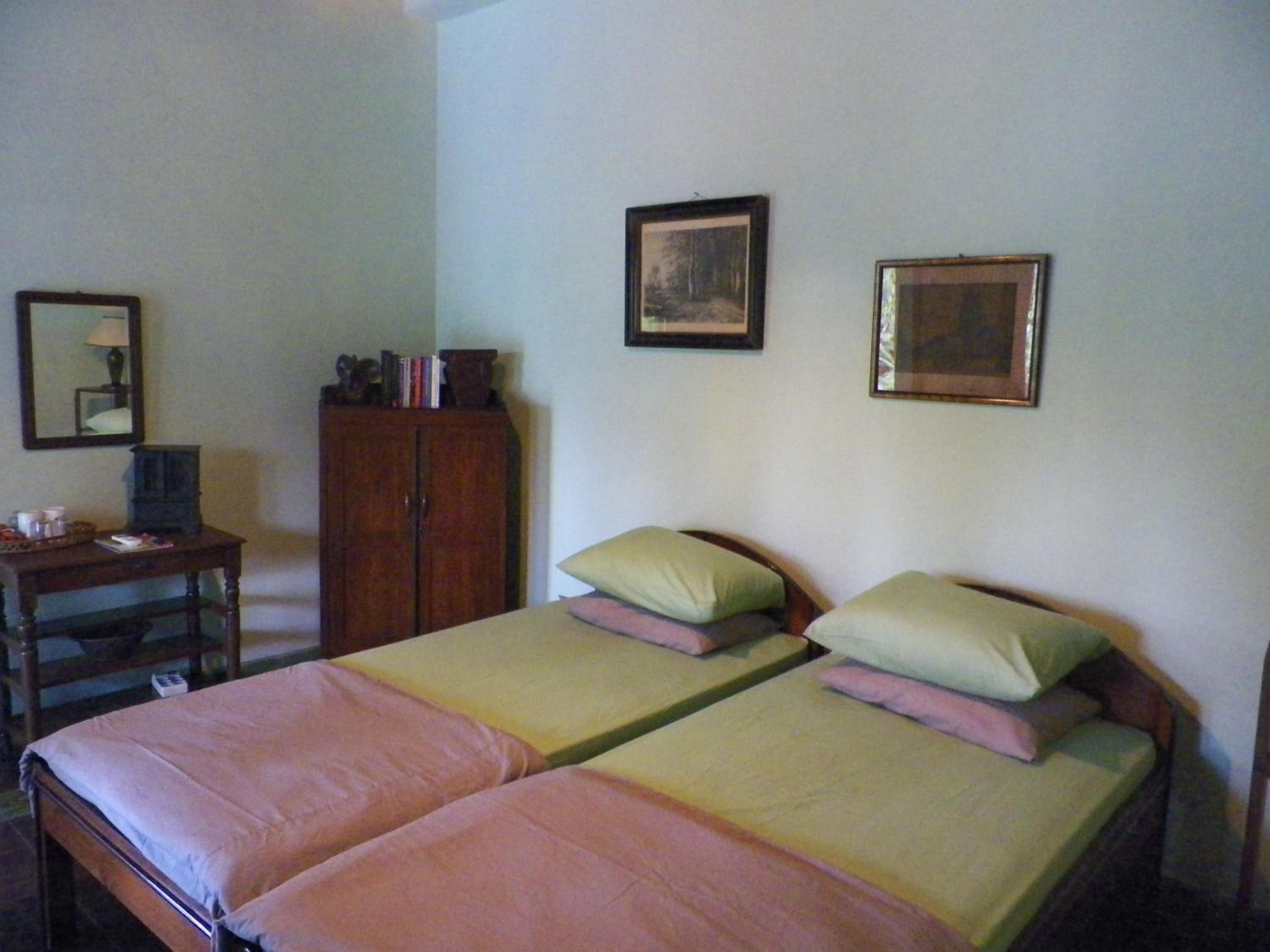 Standard Twin Room - Photo 1