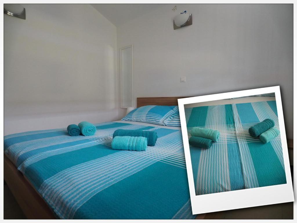 Apartment with Balcony and Sea View - Photo 10