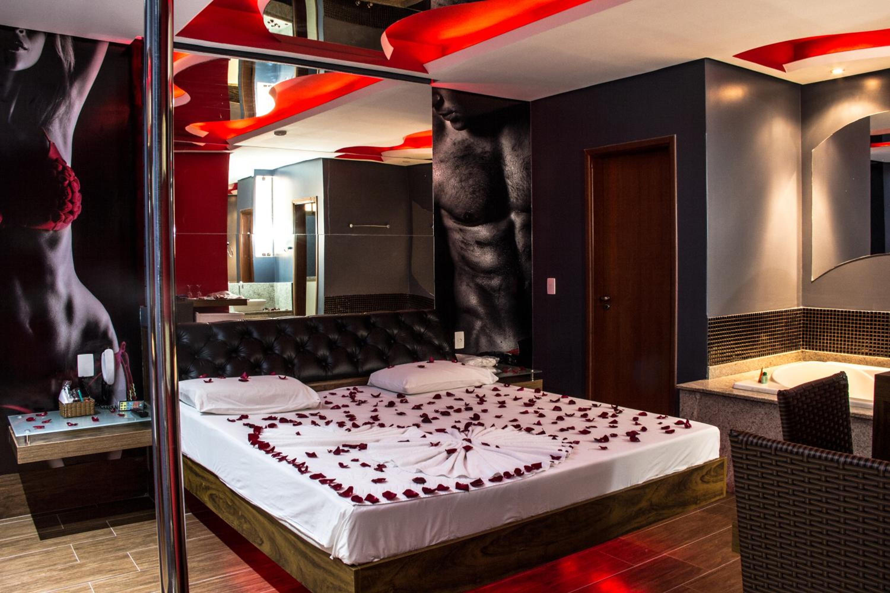 King Suite with Spa Bath - Photo 13