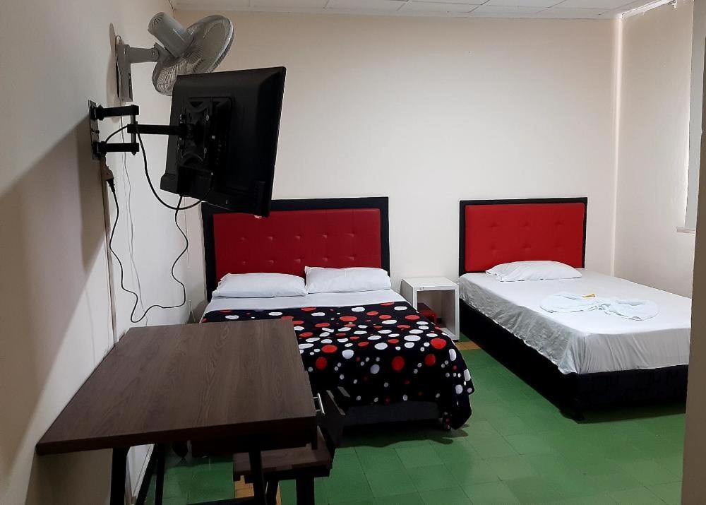 Twin Room With Private Bathroom photo 1