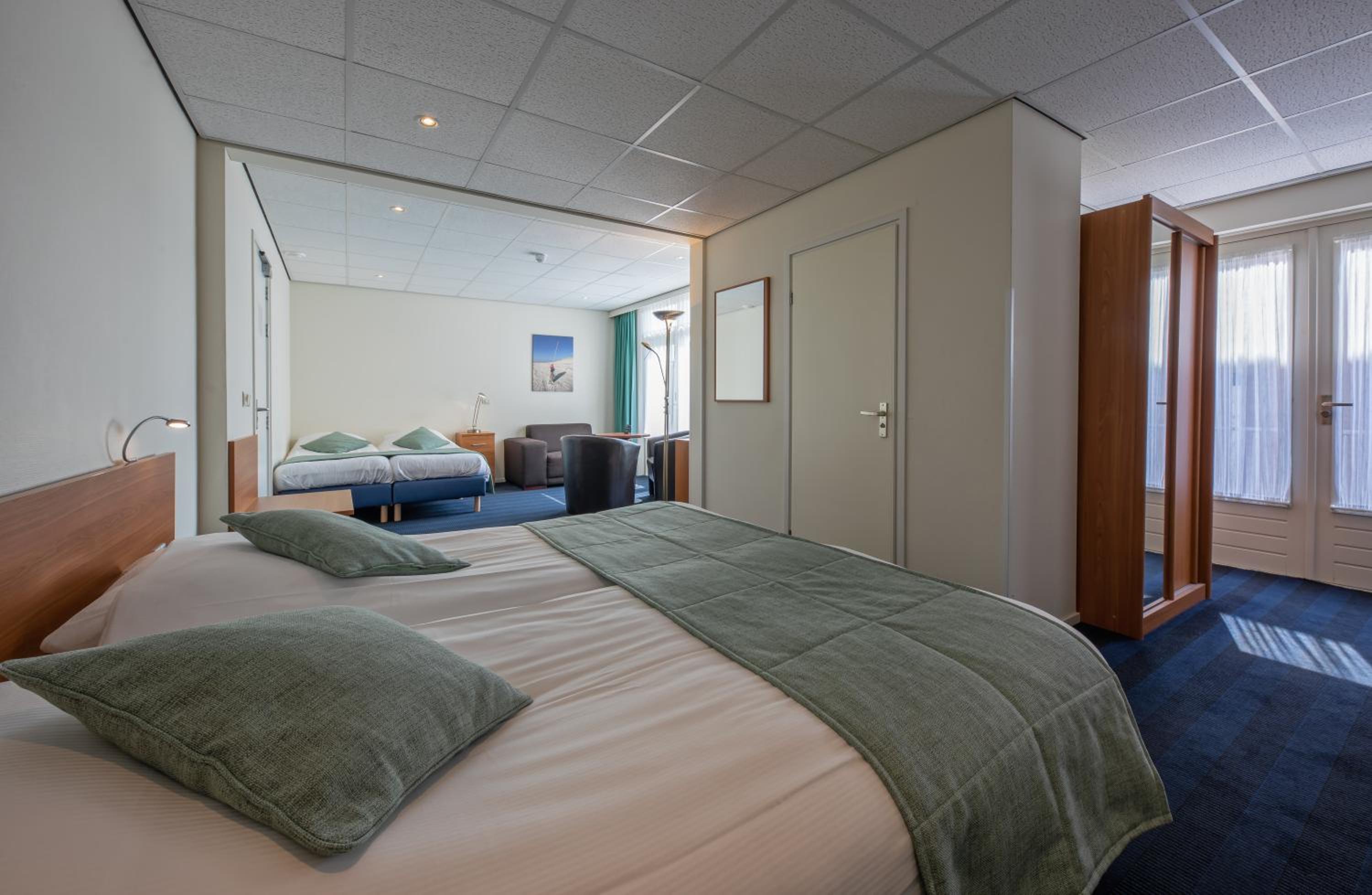 Deluxe Quadruple Room photo 2