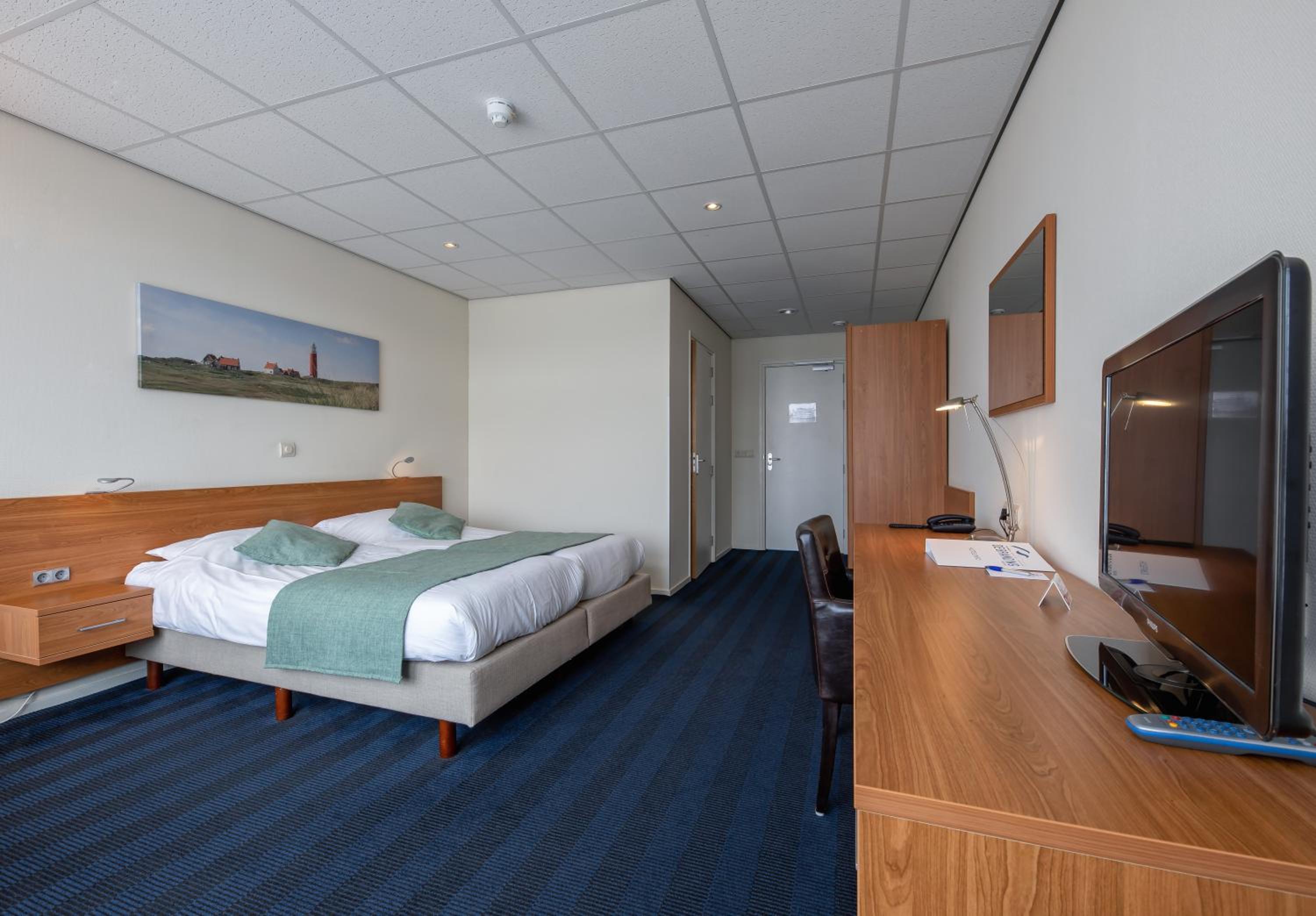 Deluxe Double Room with Balcony photo 3
