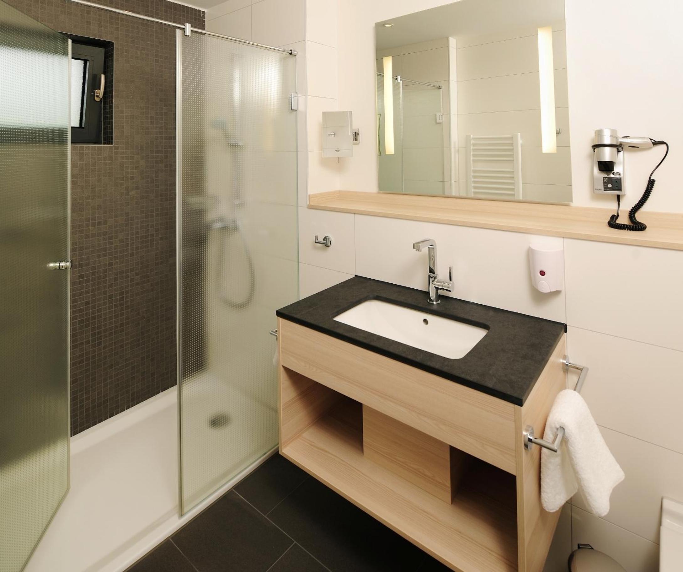 Quadruple Room With Bathroom photo 2