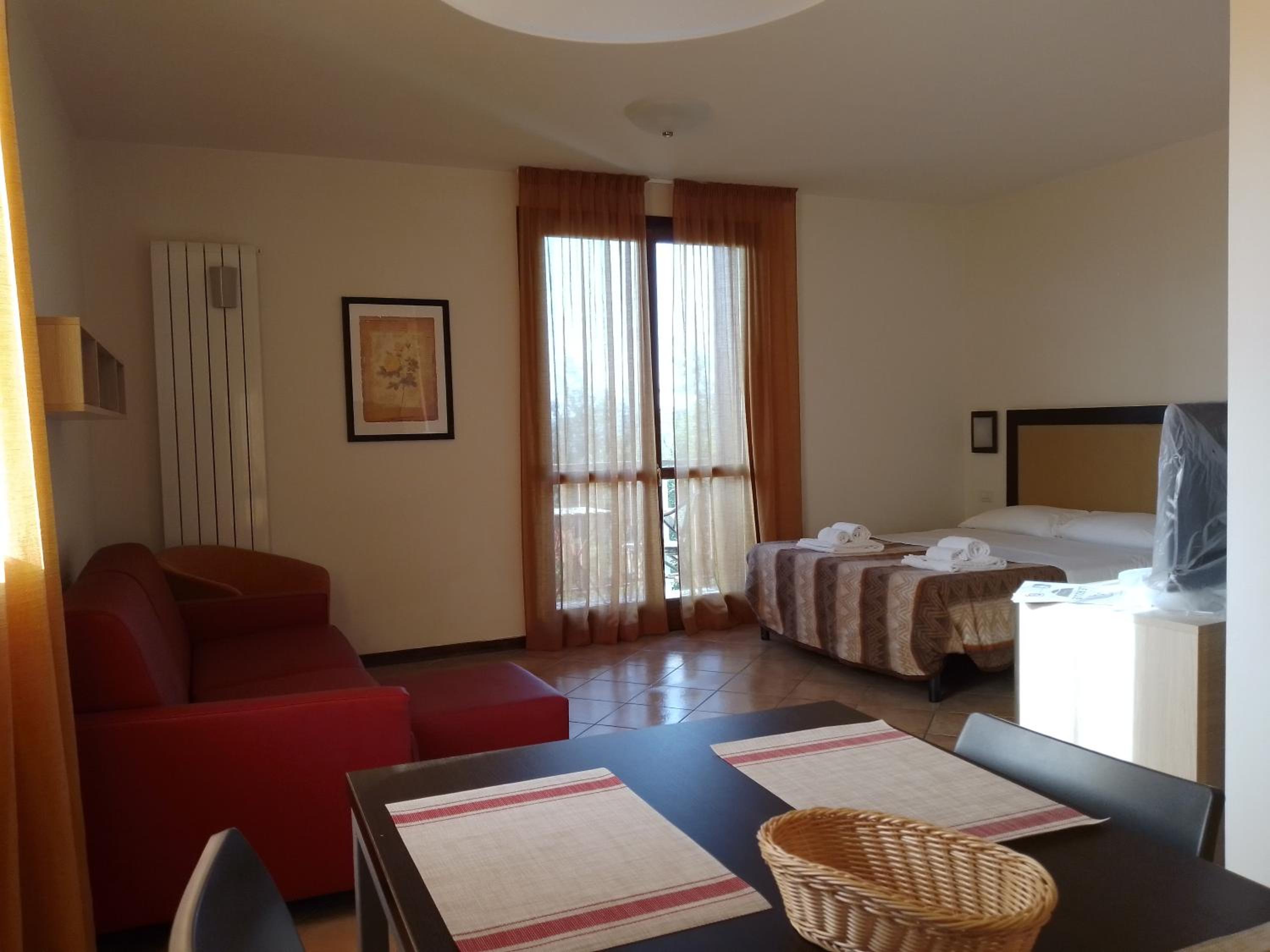 Deluxe Apartment photo 2