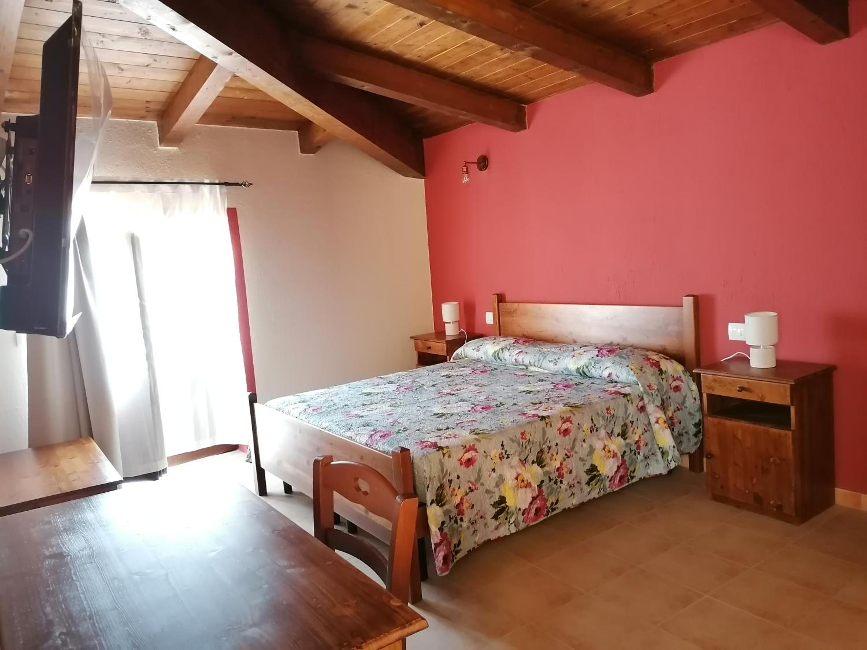 Double Room with Private Bathroom - Photo 7