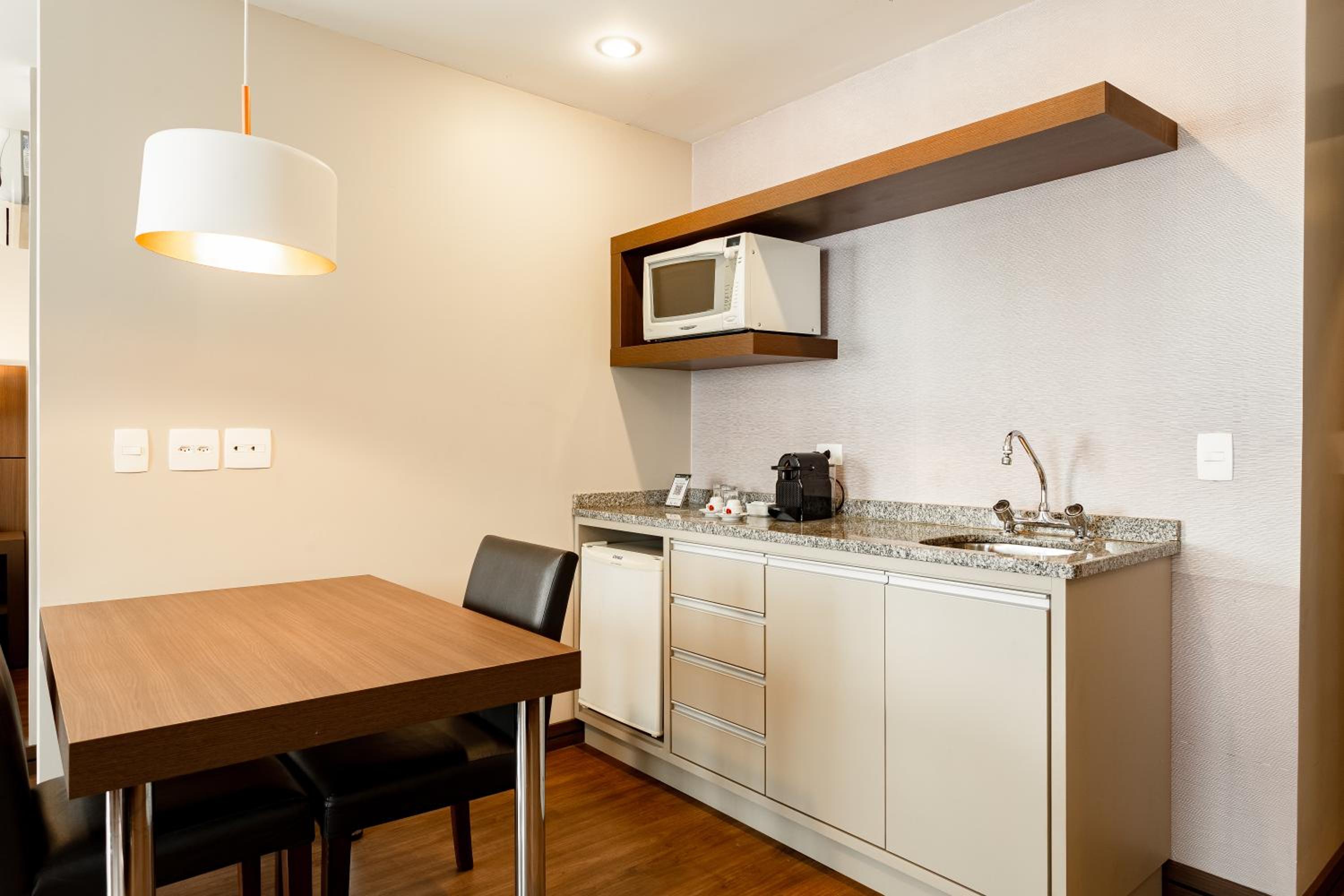 Suite - Photo 2